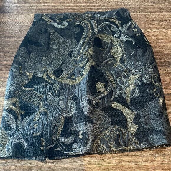 Gianfranco Ferre Gianfranco Ferre vintage jacquard baroque skirt US 4 Size 27" / US 4 / IT 40 - 1 Thumbnail