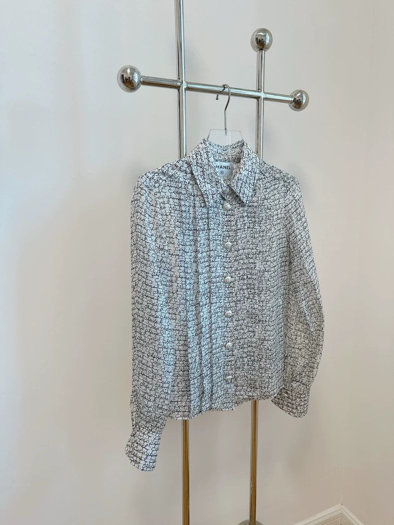 Chanel Chanel 22C letter logo mulberry silk shirt Size XXS / US 00 / IT 34 - 2 Thumbnail