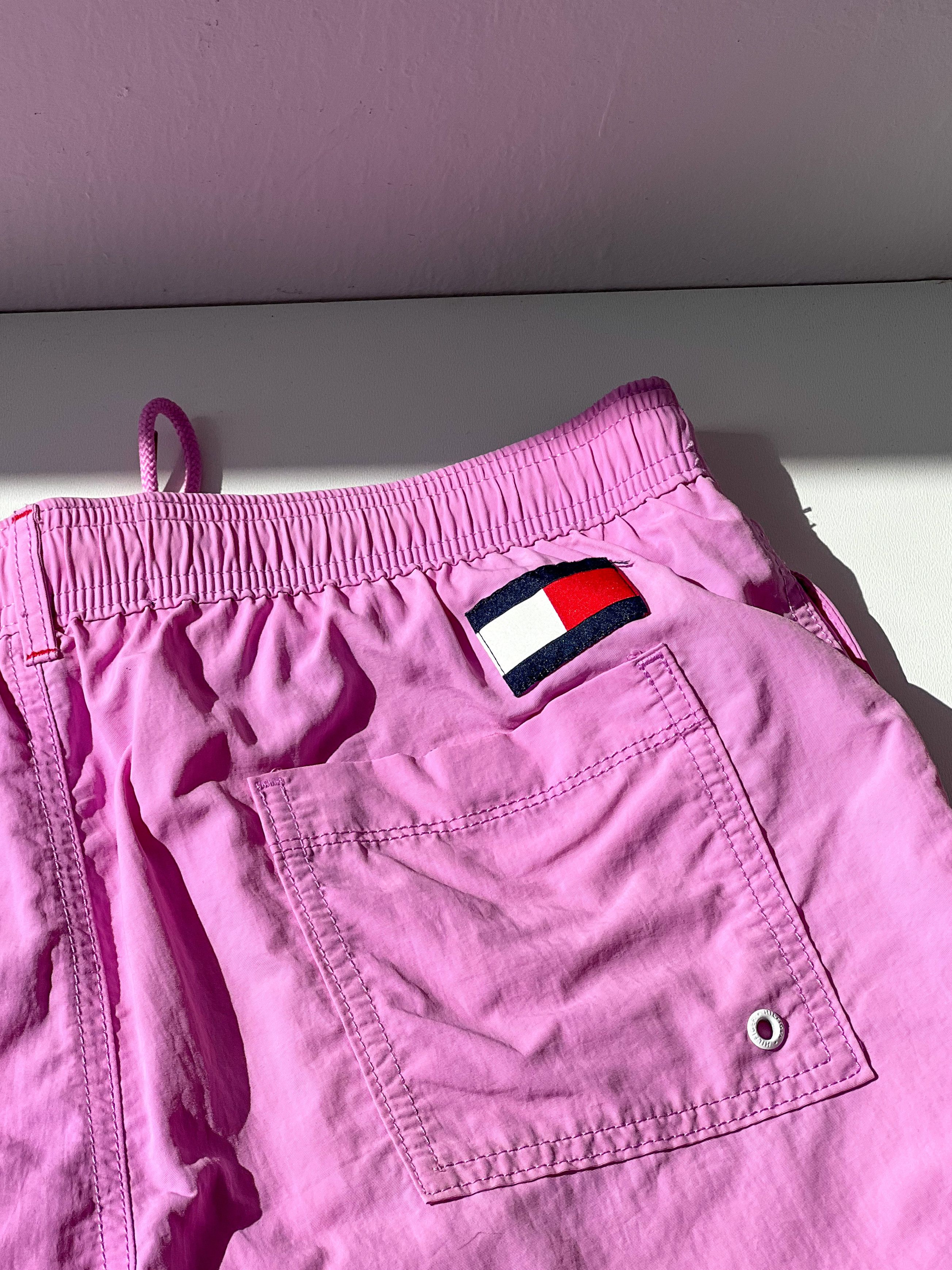 Tommy Hilfiger Tommy Hilfiger nylon shorts Size US 30 / EU 46 - 8 Thumbnail