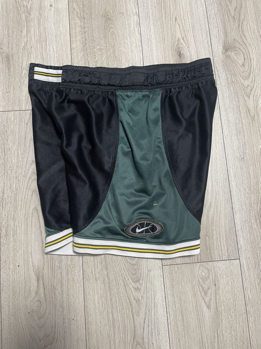 Nike × Vintage Nike Vintage Swoosh Spell Out Basketball Shorts Y2K 90s Size US 34 / EU 50 - 3 Thumbnail