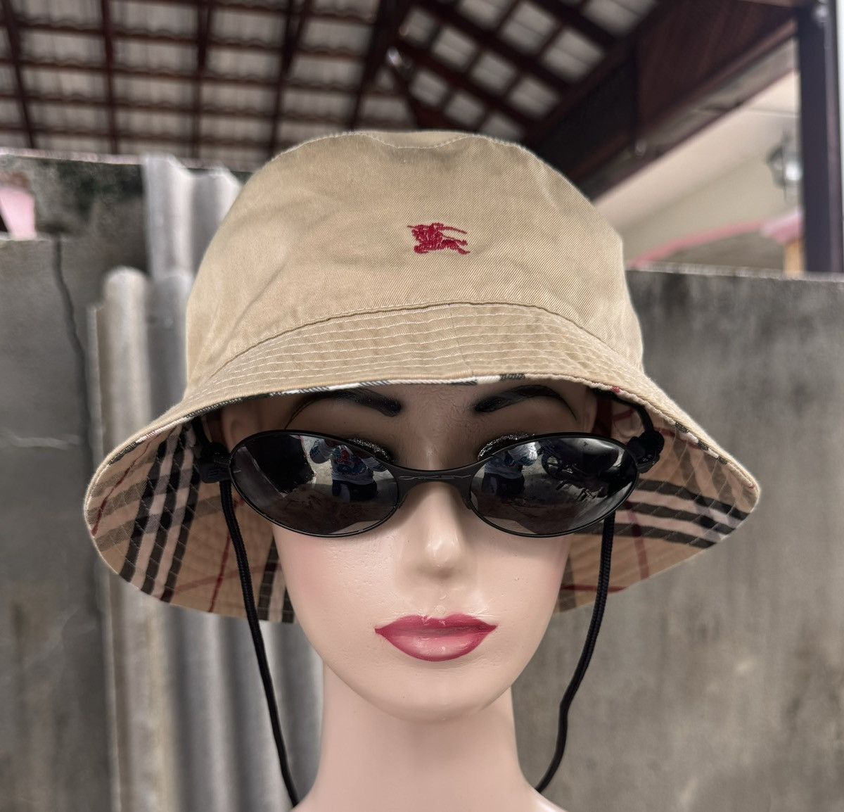 Burberry Reversible Burberry Nova Check Hat Size ONE SIZE - 1 Thumbnail
