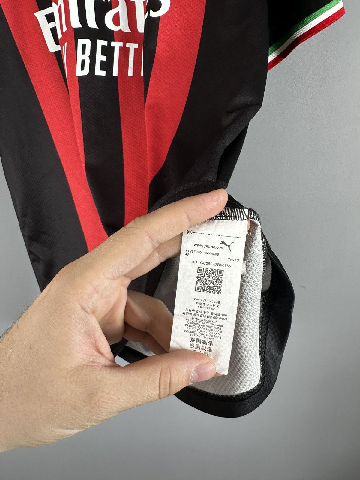 Puma Puma Men's Soccer A.C. Milan 22/23 Home Jersey Size US XL / EU 56 / 4 - 4 Thumbnail