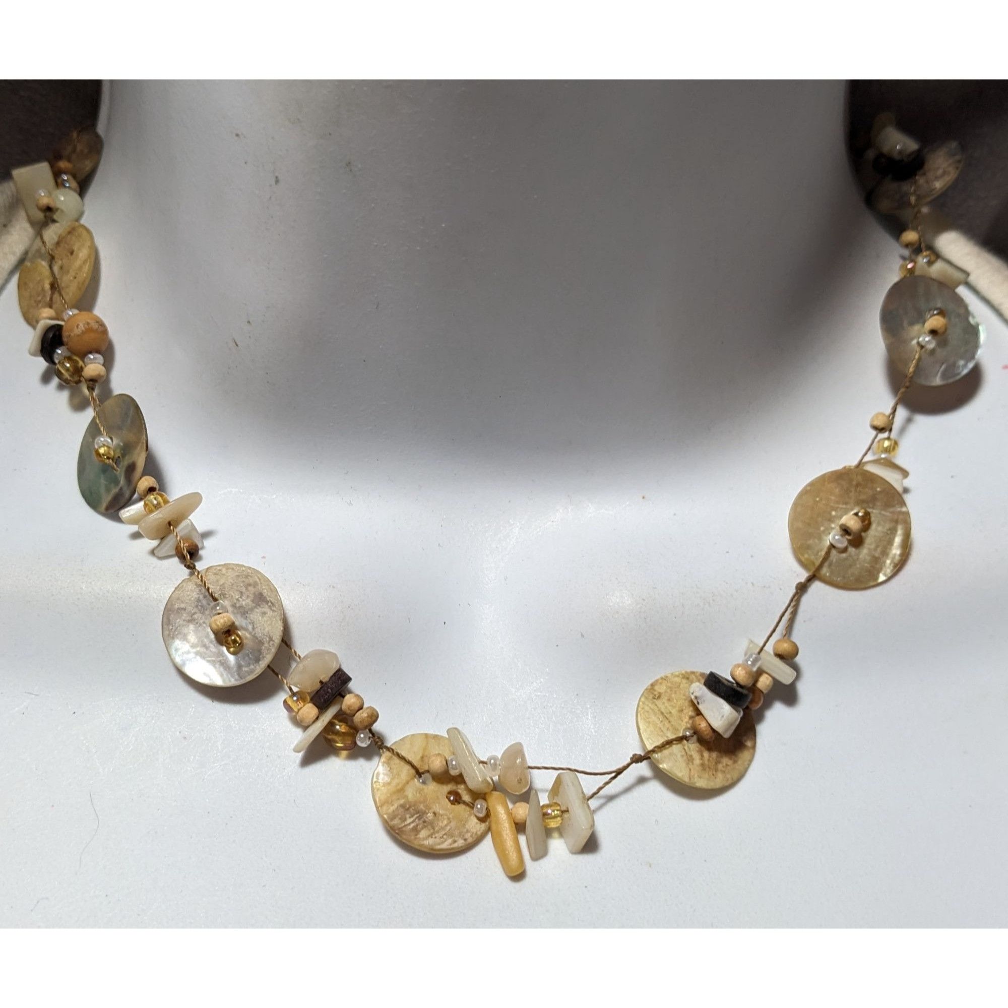 Other Retro Shell Stone And Glass Beaded Necklace Size ONE SIZE - 3 Thumbnail