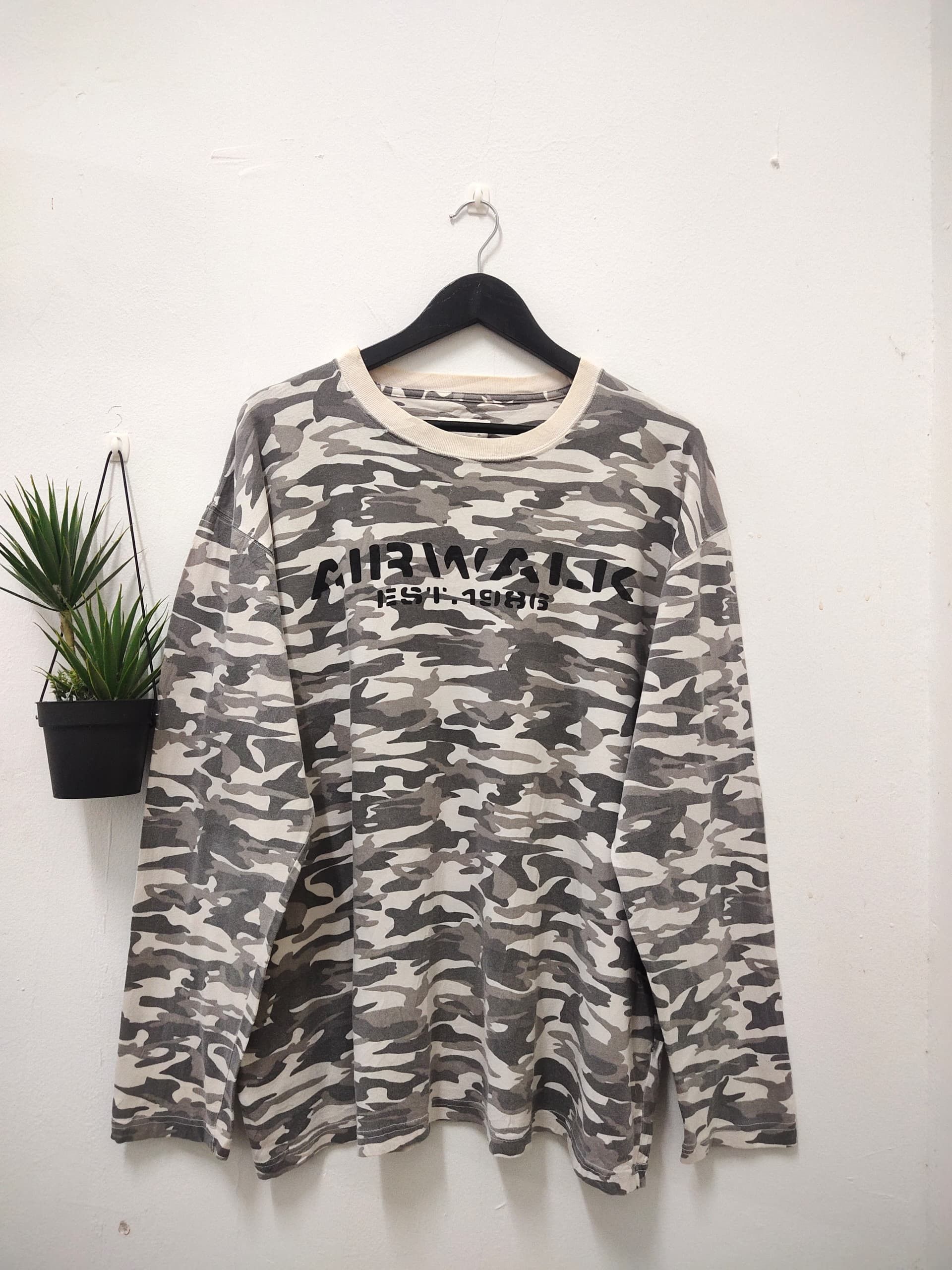 Airwalk Vintage Airwalk Camo Army design longsleeve t shirt Size US L / EU 52-54 / 3 - 1 Thumbnail