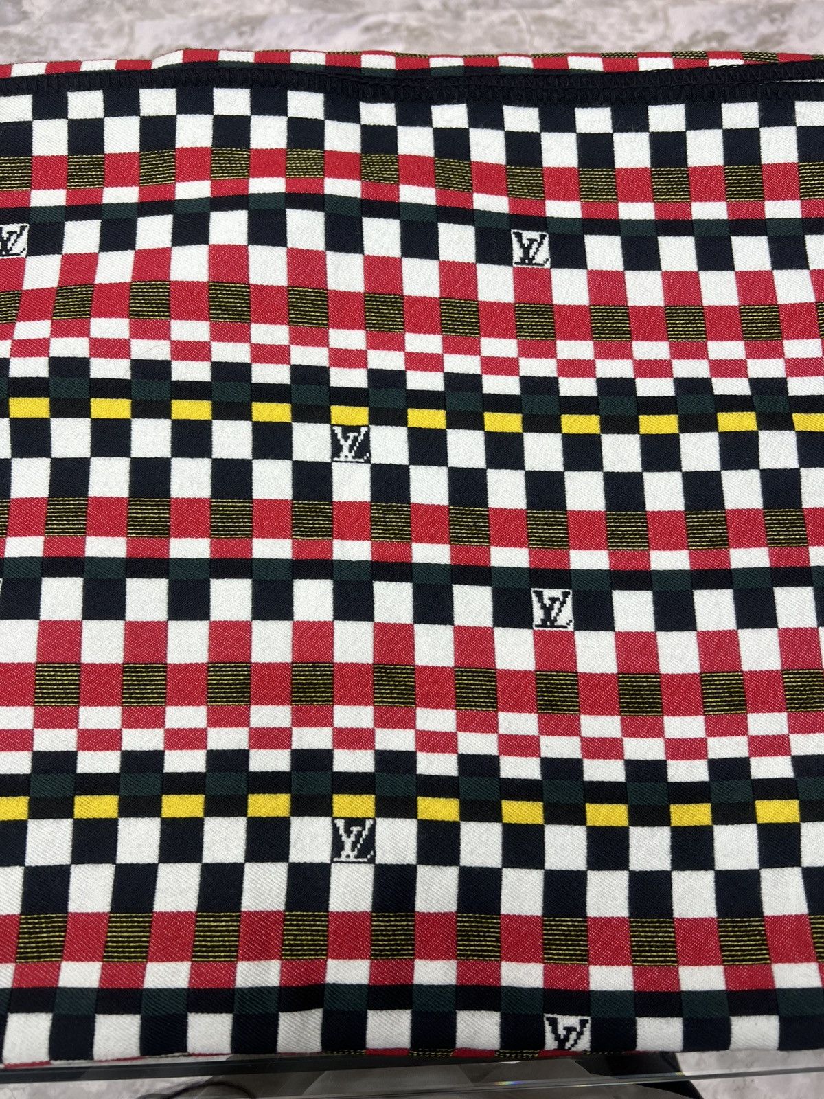 Louis Vuitton Louis Vuitton Damier Check Blanket Size ONE SIZE - 4 Thumbnail
