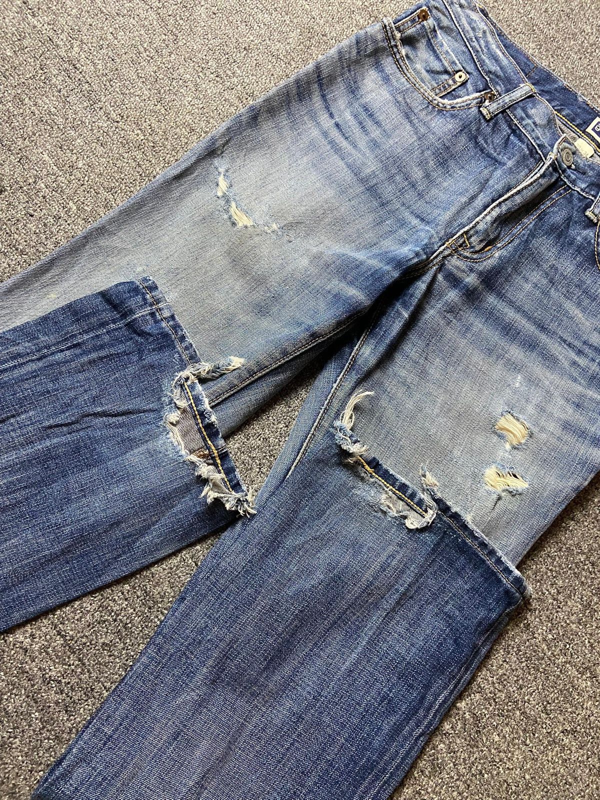 Gap × Vintage GAP 1969 Slim Fit Bootcut Ripped Jeans (123) Size US 30 / EU 46 - 5 Thumbnail