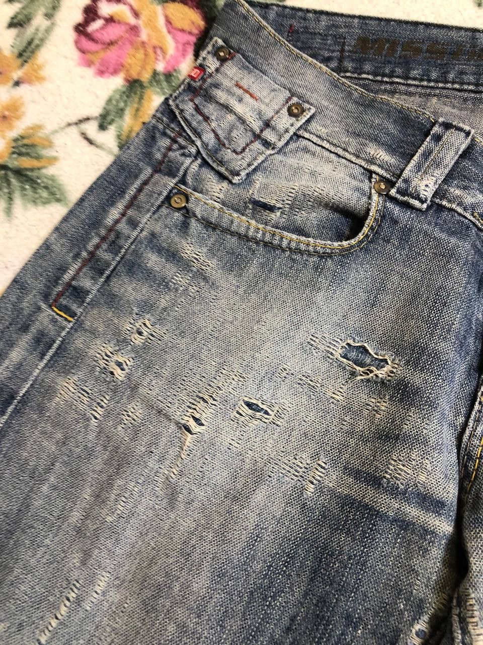 Miss Sixty Miss Sixty Collection Italy Style Perkins shorts distressed Size 28" / US 6 / IT 42 - 8 Thumbnail