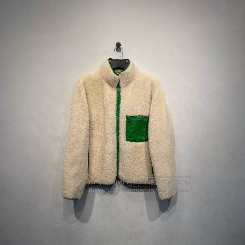 Louis Vuitton Louis Vuitton White and green color-matching fur one-piece Size US S / EU 44-46 / 1 - 1 Thumbnail