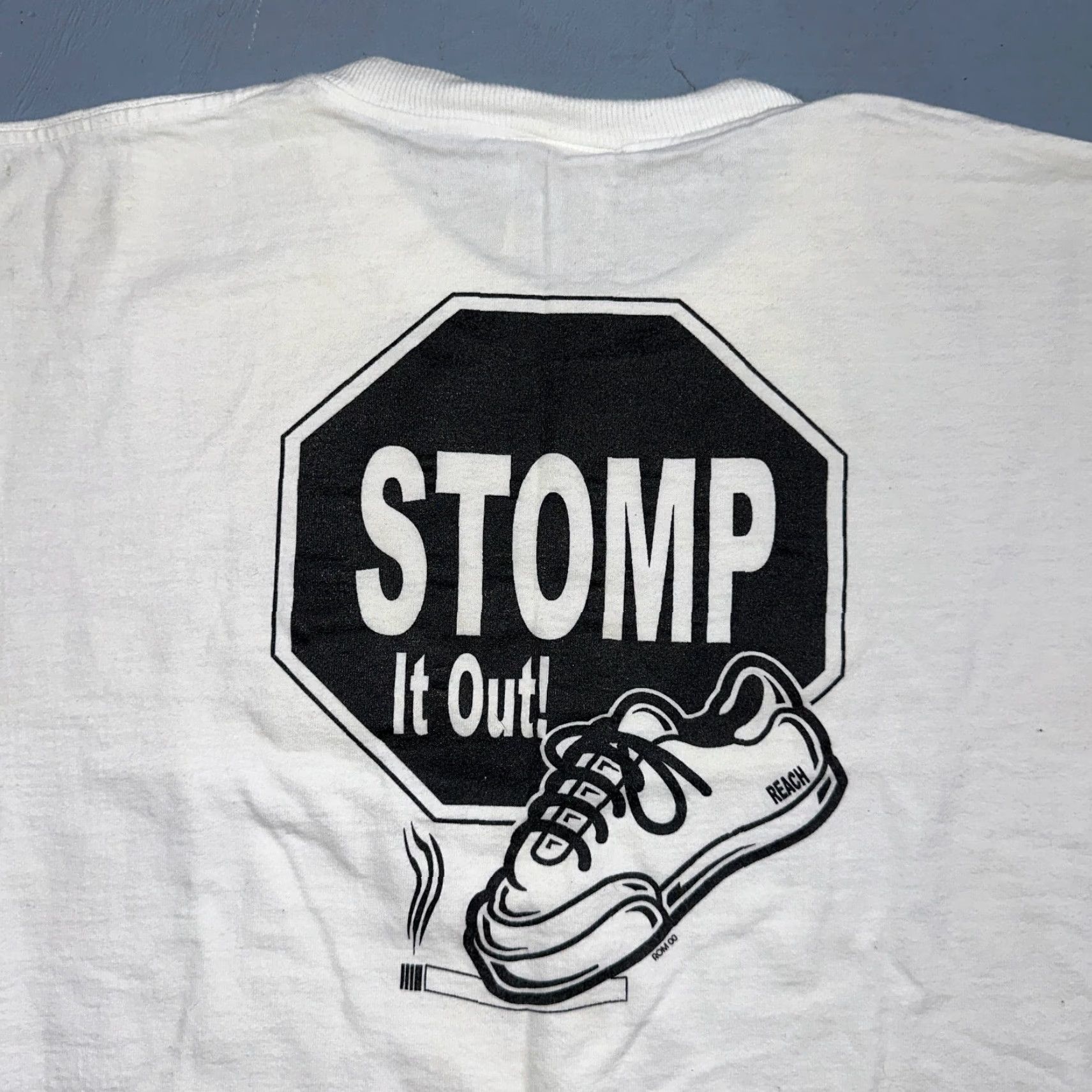 Fruit Of The Loom VINTAGE Fruit of the Loom T-Shirt Men White 90s Stomp It Out Cigarettes STOP Smoking Kills FOTL Shirt Size US L / EU 52-54 / 3 - 2 Thumbnail