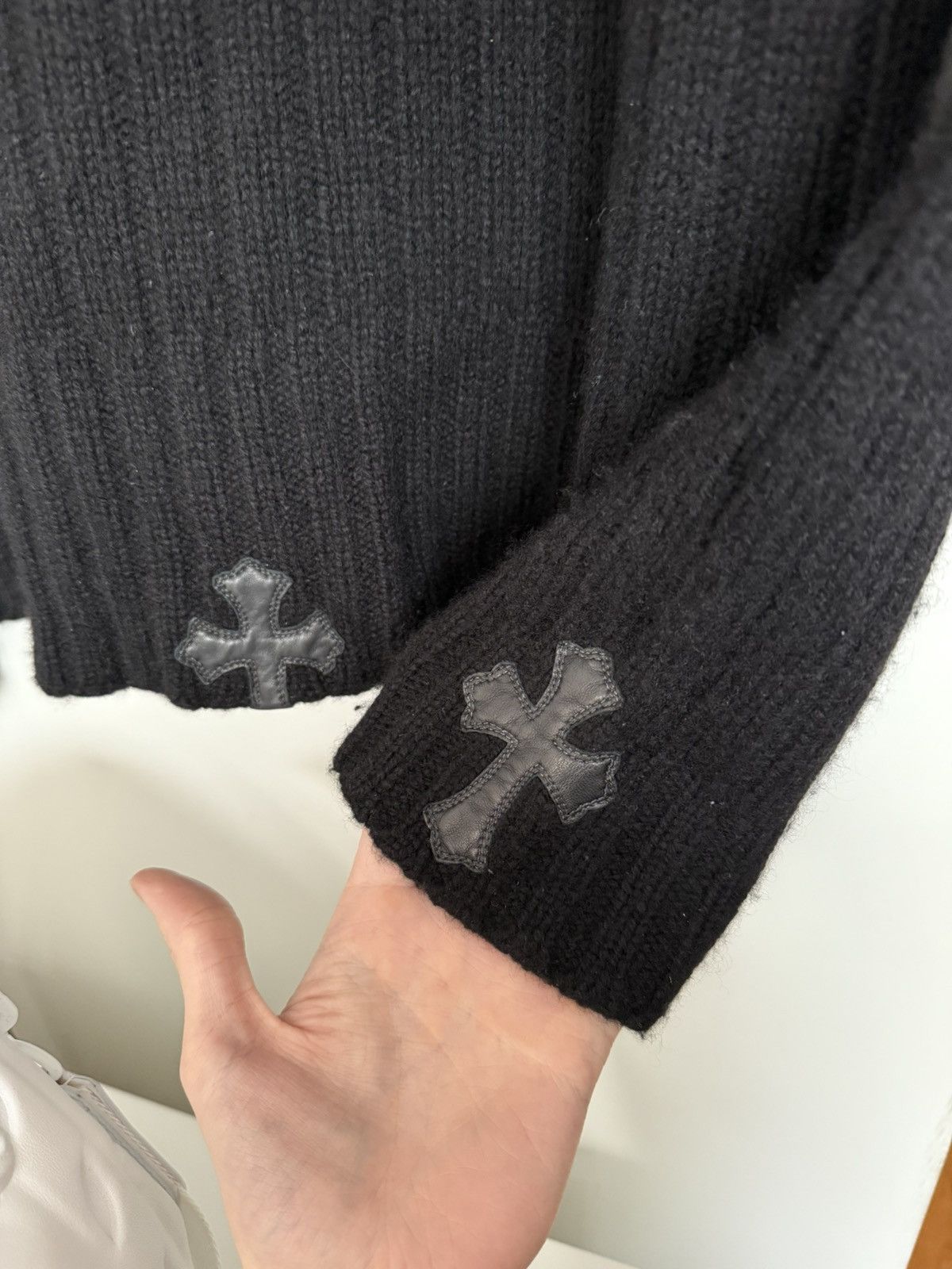 Chrome Hearts Chrome Hearts cashmere sweater with leather patches Size S / US 4 / IT 40 - 1 Thumbnail