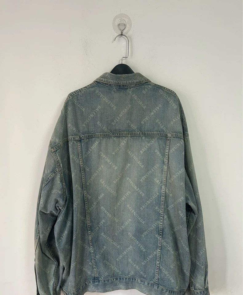 Balenciaga Balenciaga The new barrage is full of wash jeans coats. Size US S / EU 44-46 / 1 - 2 Thumbnail