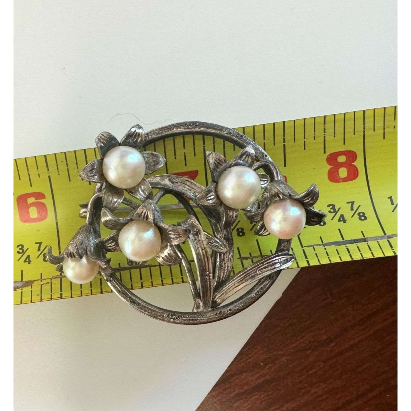 Other Vintage Round Silver Tone Brooch with Faux Pearls and Flower Size ONE SIZE - 11 Thumbnail