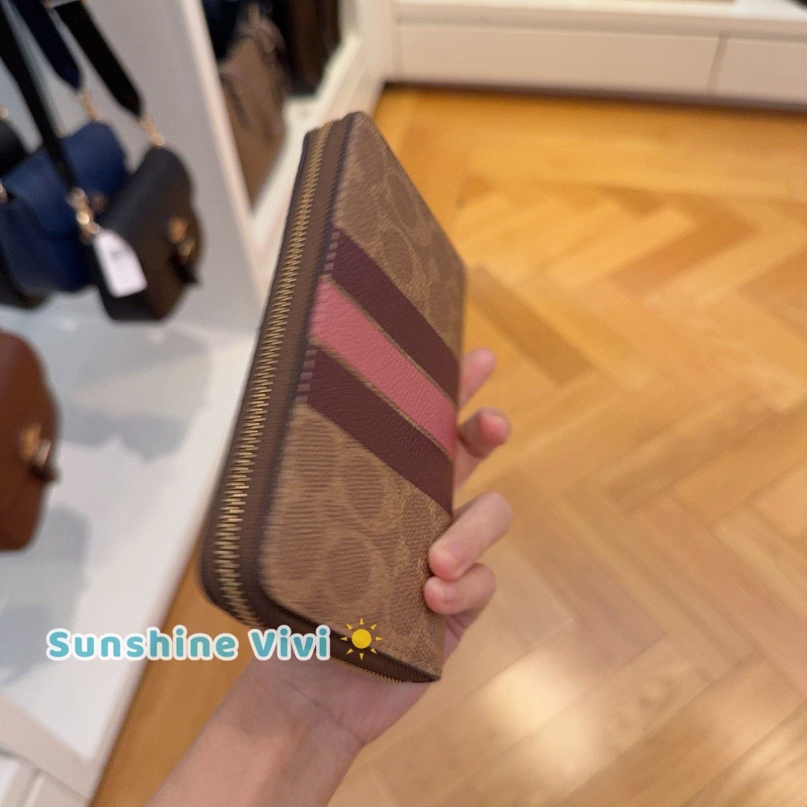 Coach NWT COACH Medium Id Zip Wallet Varsity Stripe CBO79 Gold/Tan Size ONE SIZE - 2 Thumbnail