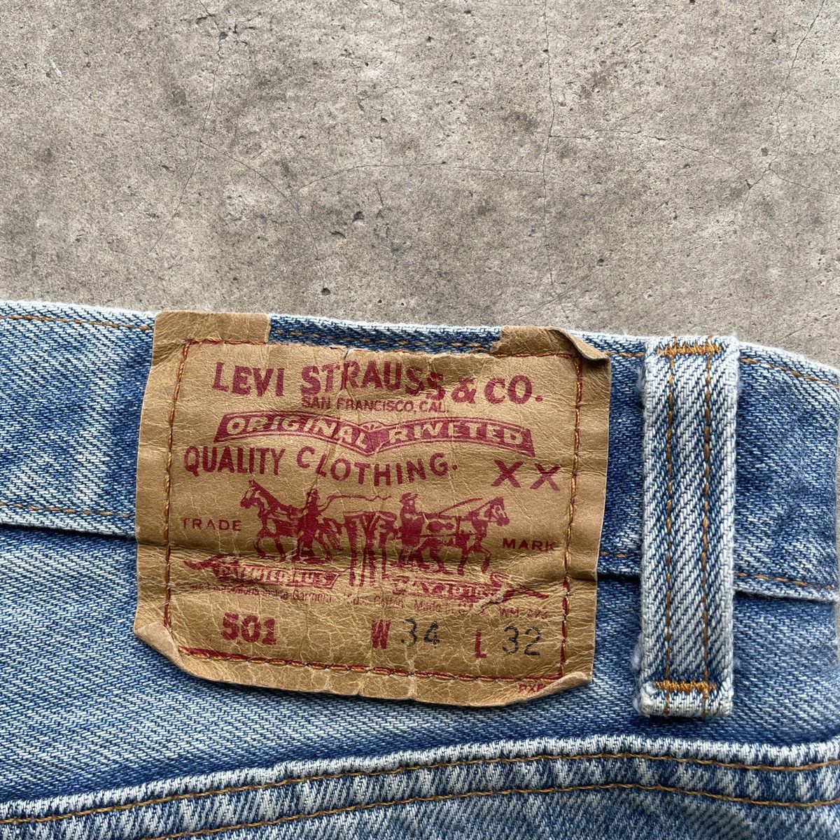 Jean × Levi's × Vintage 90s Vintage Levi’s 501 Faded Made In USA Jeans Pants Denim Size US 33 - 11 Thumbnail