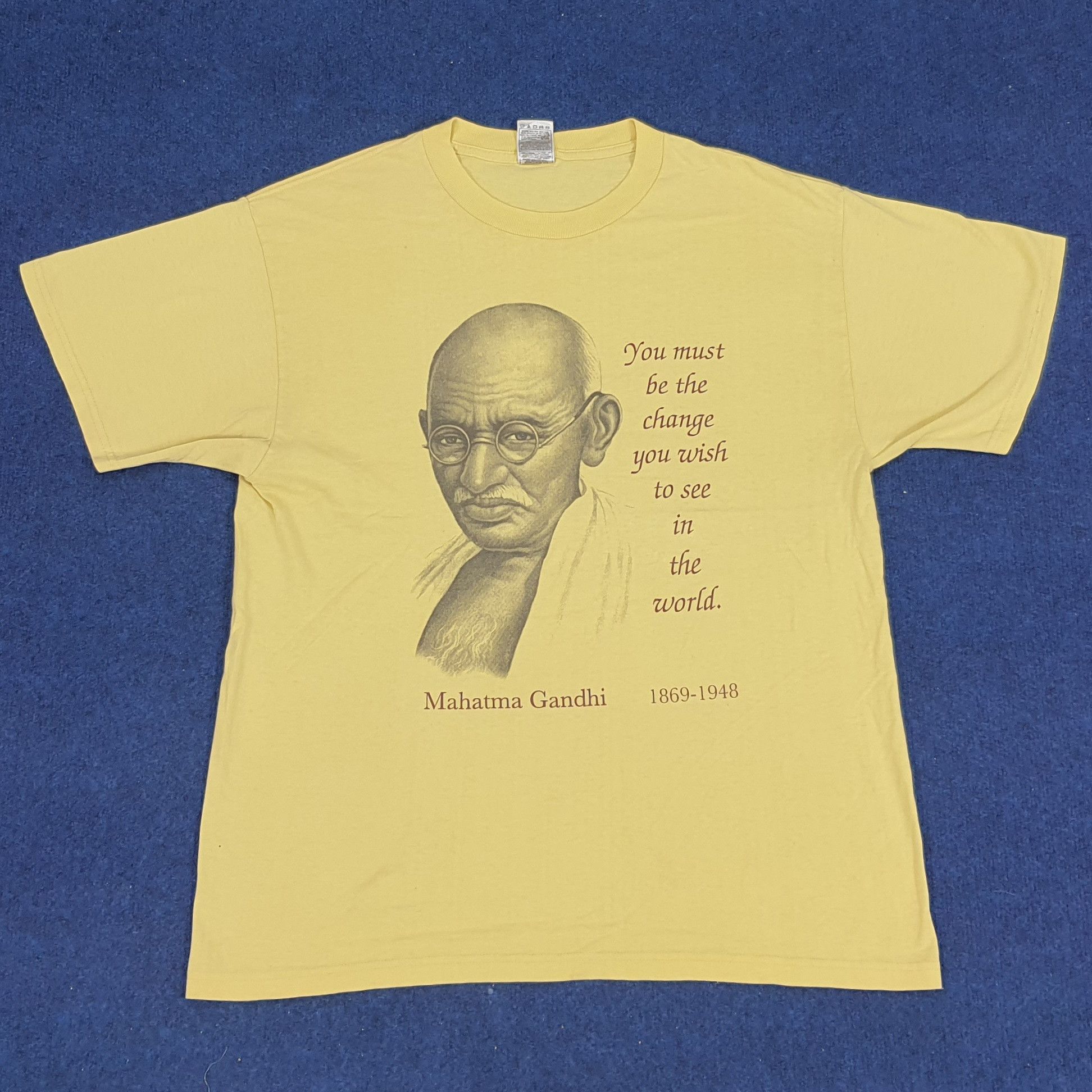 Vintage Vintage Mahatma Gandhi Quotes Tshirt Size US L / EU 52-54 / 3 - 1 Thumbnail