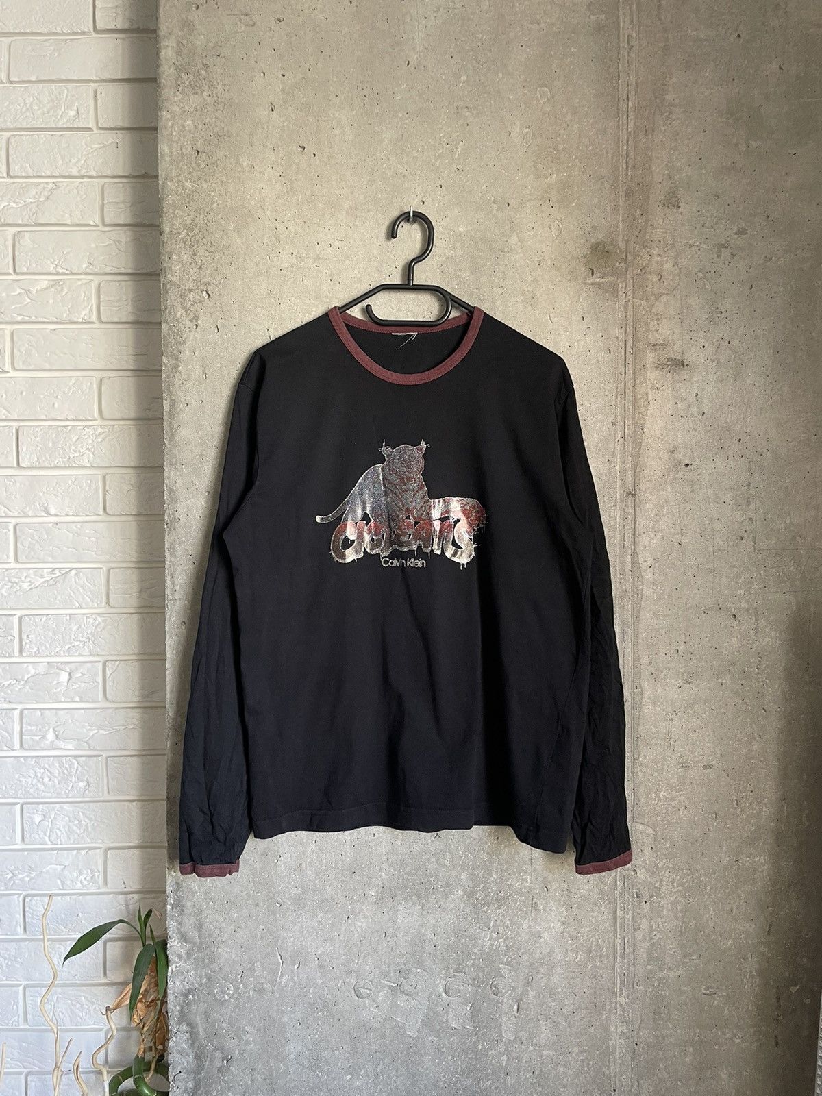 Calvin Klein Vintage Archive Calvin Klein Jeans Tiger Longsleeve Opium Size L / US 10 / IT 46 - 1 Thumbnail