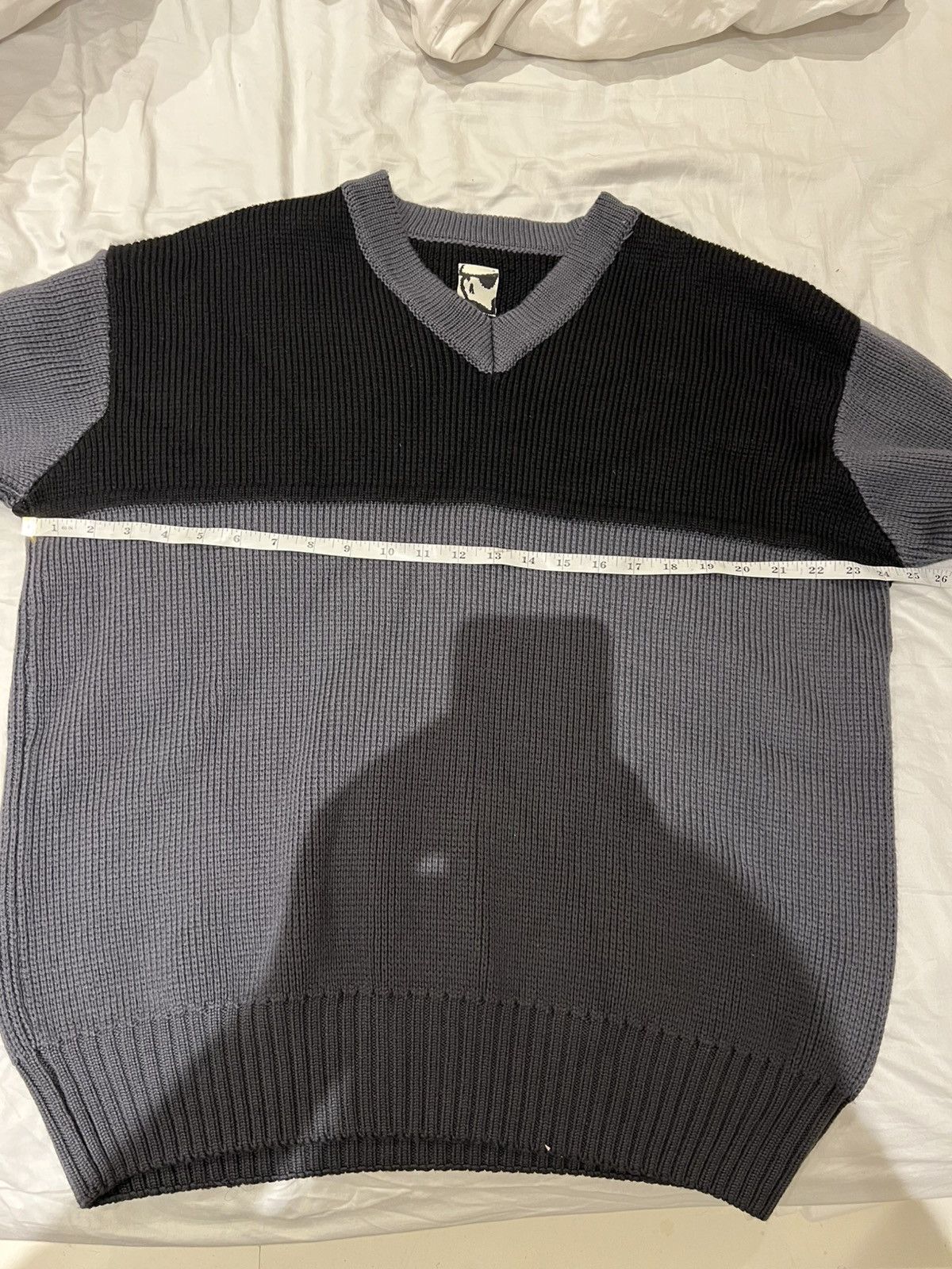 GR10K GR10K two-tone design V-neck jumper Wool Medium Black Grey Size US M / EU 48-50 / 2 - 13 Thumbnail