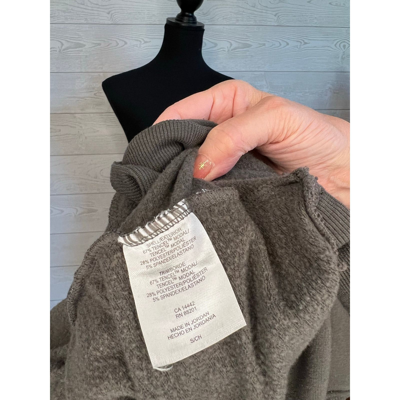 Other Mondetta brushed tunic sweatshirt burnt olive green Size sm Size S / US 4 / IT 40 - 7 Thumbnail