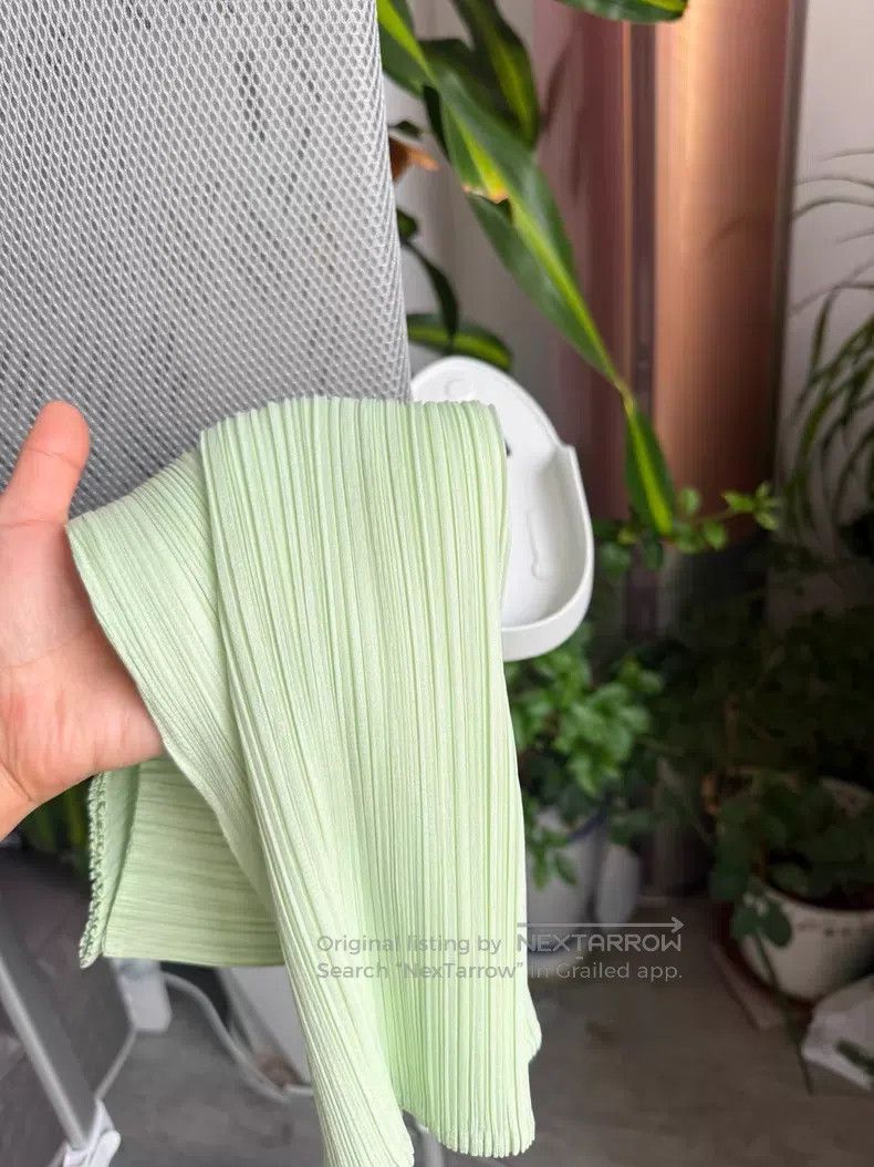Issey Miyake Issey Miyake Light Green Pleated Short Sleeve T-Shirt Size L / US 10 / IT 46 - 6 Thumbnail
