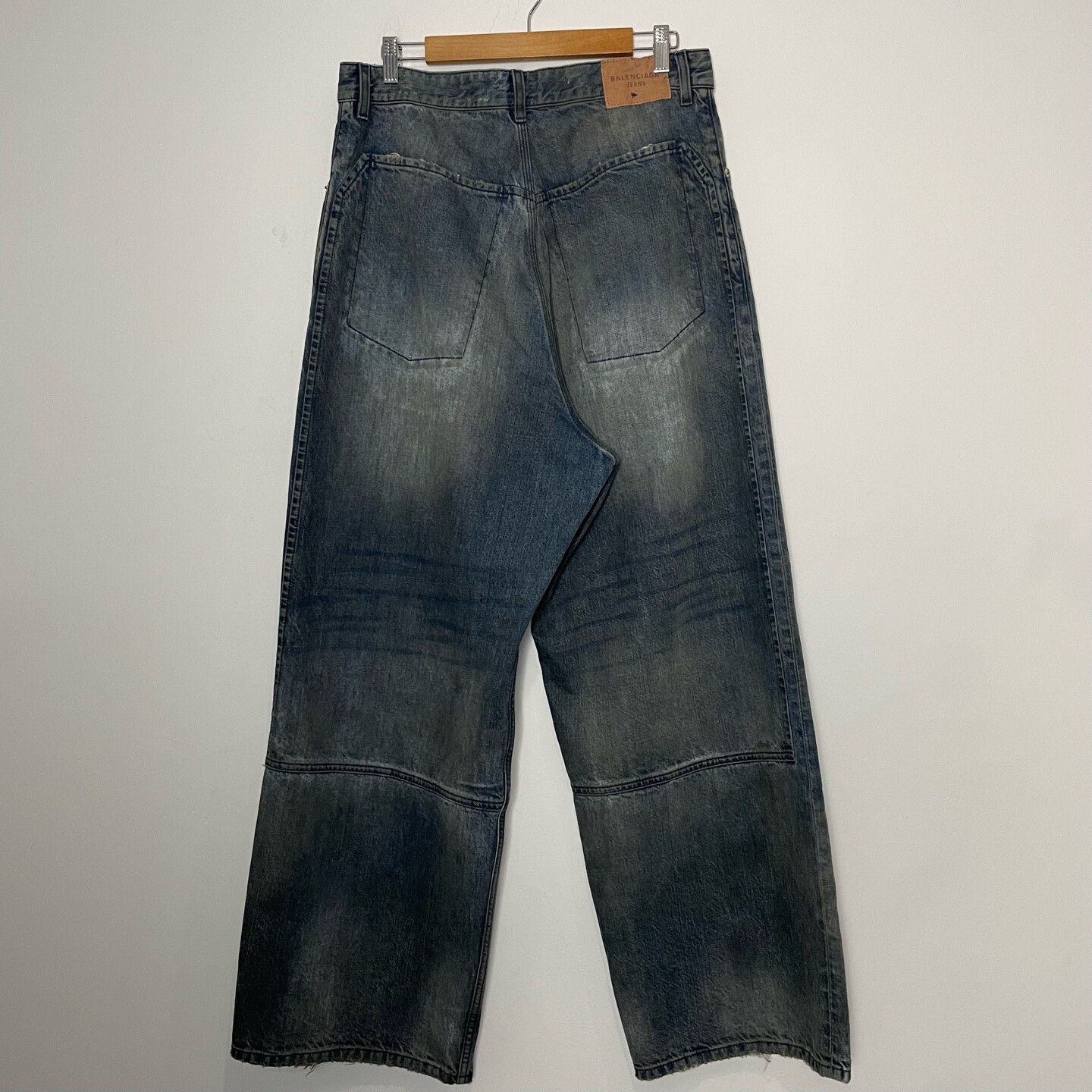 Balenciaga Balenciaga 26 Distressed Embroidery Denim Pants Size US 26 / EU 42 - 2 Thumbnail