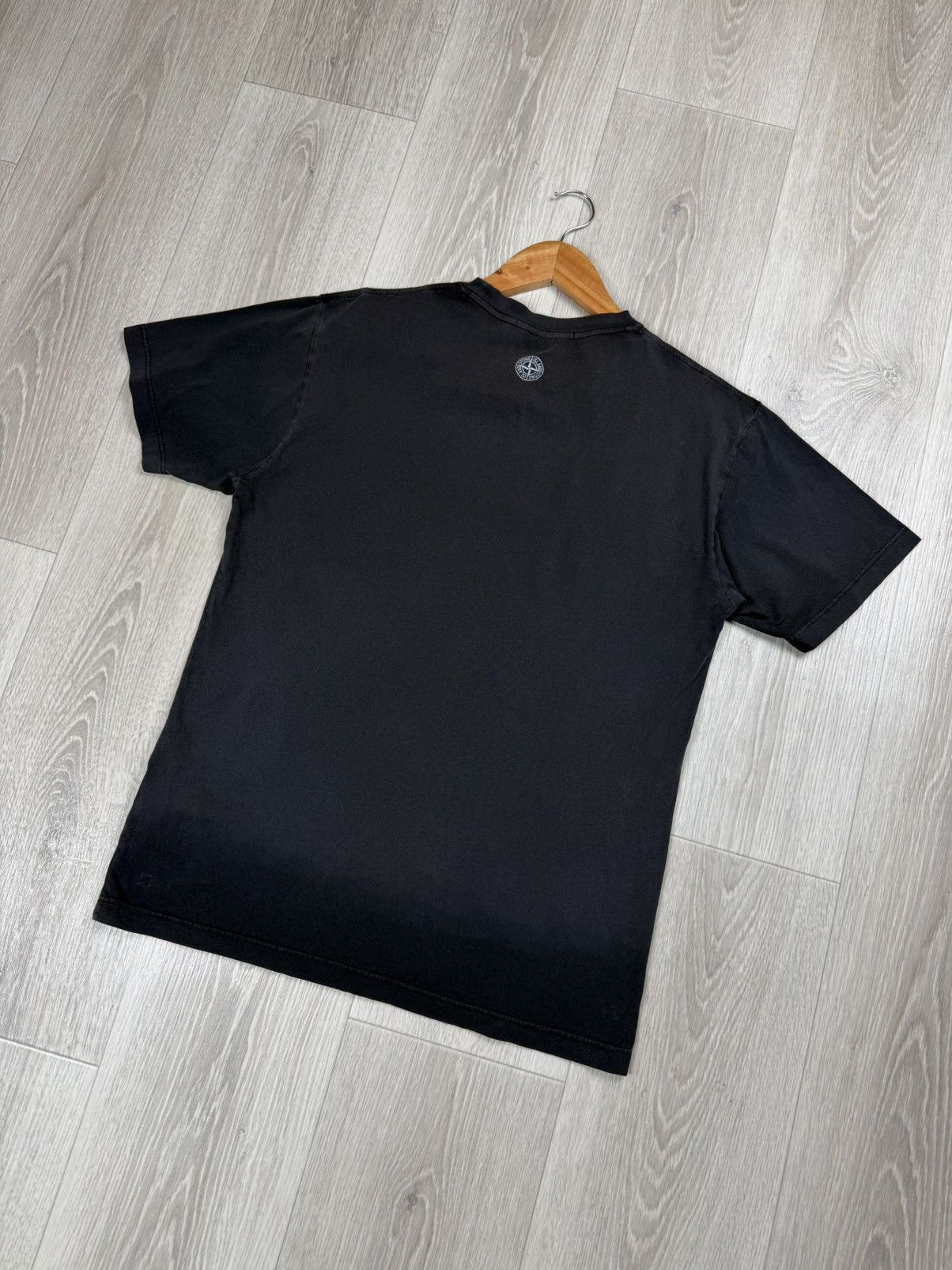 Stone Island Stone Island Geometric Logo Print Black Distressed T-Shirt Size US M / EU 48-50 / 2 - 9 Thumbnail