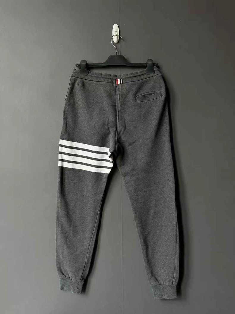 Thom Browne Thom Browne size2 Dark grey knit trousers Size US 26 / EU 42 - 2 Thumbnail