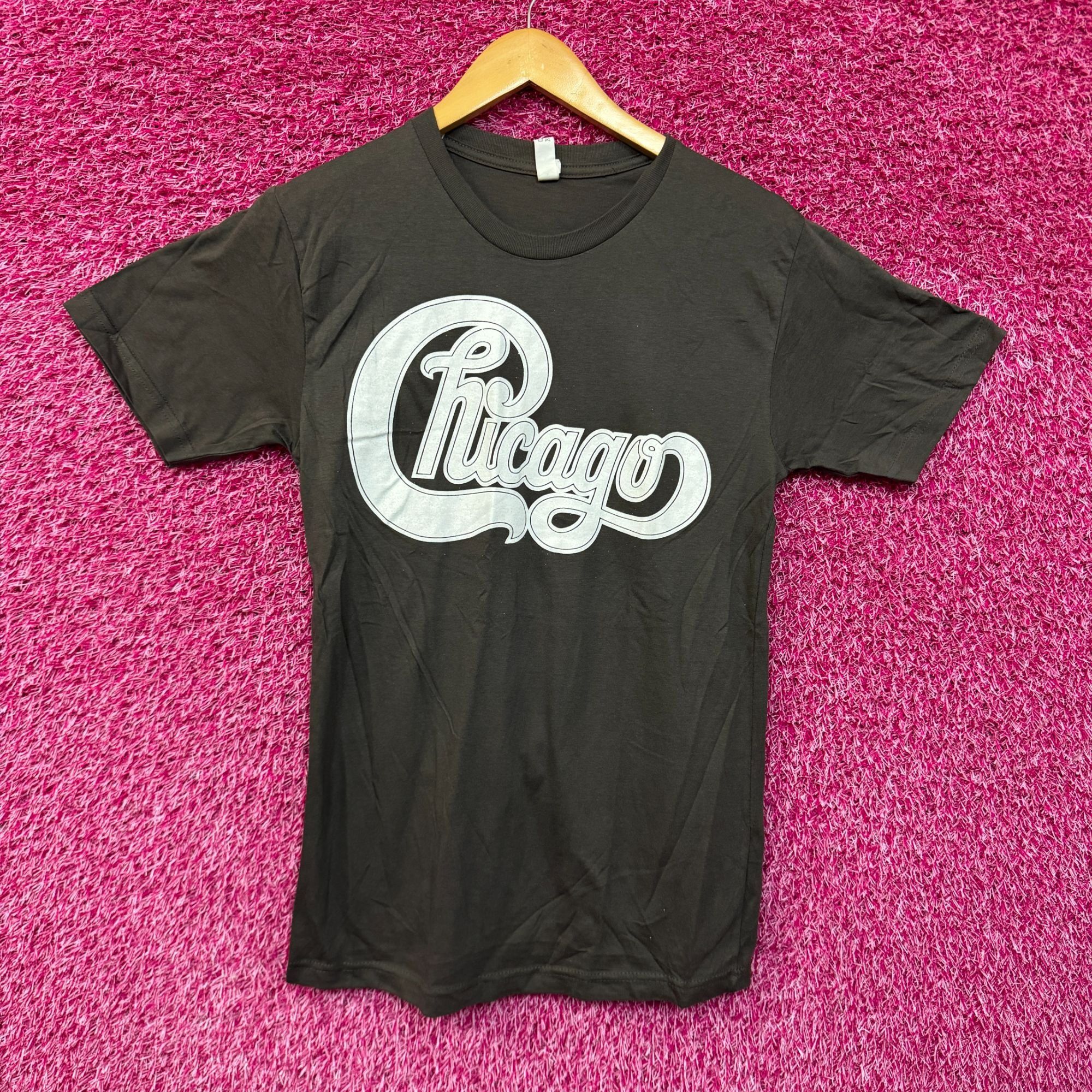 Band Tees Chicago Spell-Out Logo 2023 US Tour Dates Soft Rock Tee smal Size US S / EU 44-46 / 1 - 1 Thumbnail