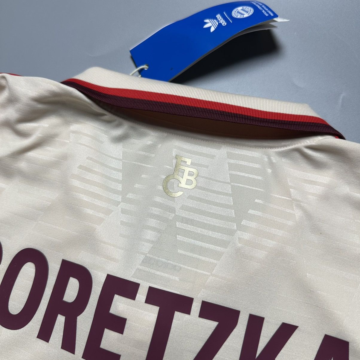 Vintage BAYERN ADIDAS 2024/2025 FOOTBALL THIRD JERSEY #8 GORETZKA Size US XXL / EU 58 / 5 - 12 Thumbnail