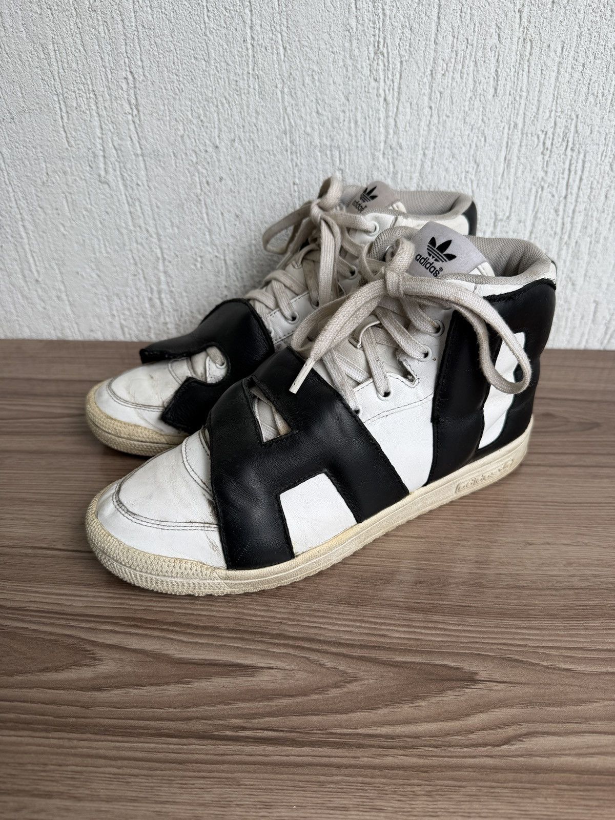 Adidas × Jeremy Scott js letters sneakers Size US 9 / EU 42 - 2 Thumbnail
