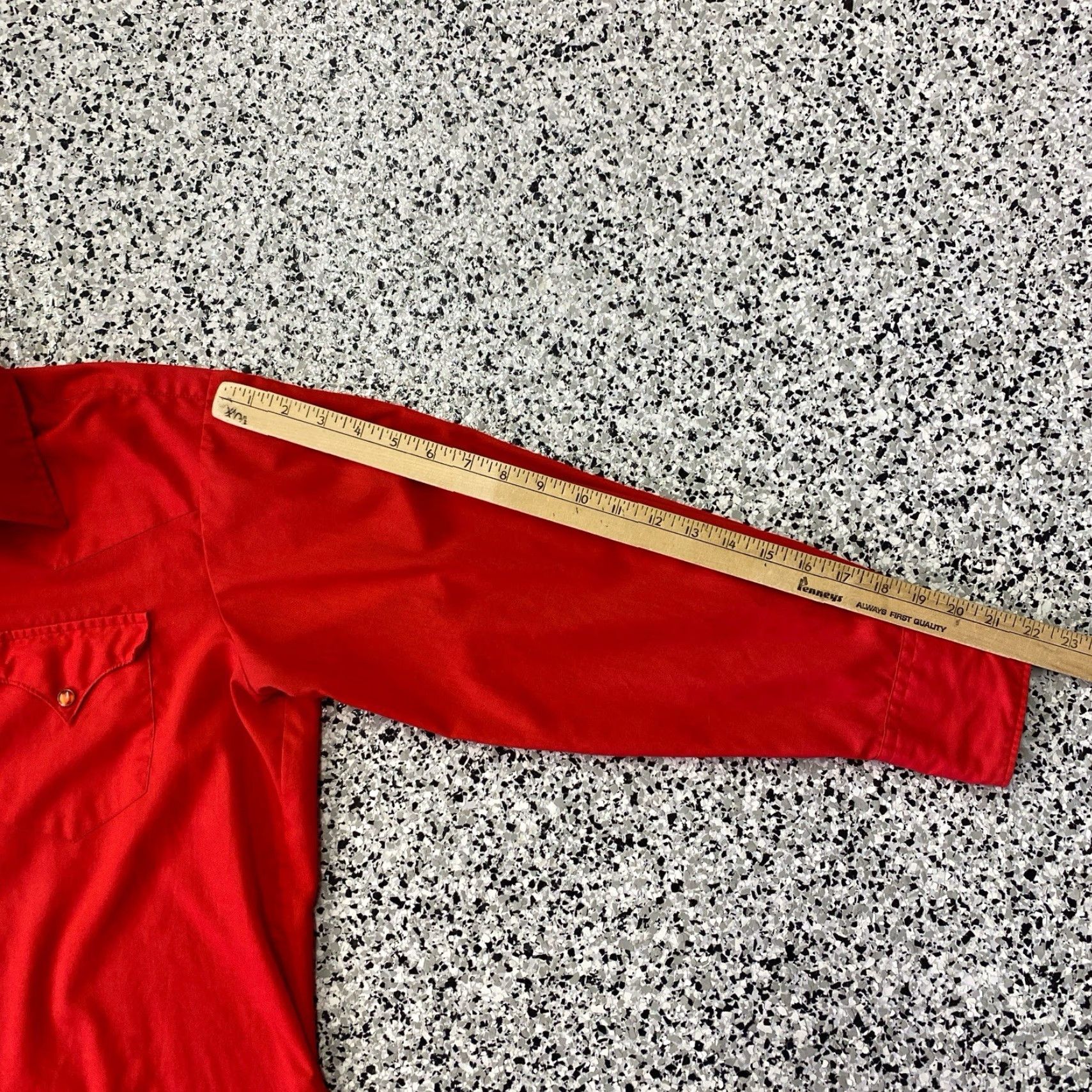 Vintage VINTAGE H Bar C Shirt Mens Red Pearl Snap Cali Ranchwear Made In USA 16 1/2 32 Size US XL / EU 56 / 4 - 4 Thumbnail