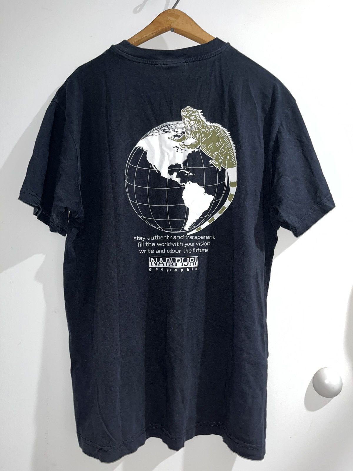 Napapijri Napa Geographic Iguana Tee Size US M / EU 48-50 / 2 - 2 Thumbnail