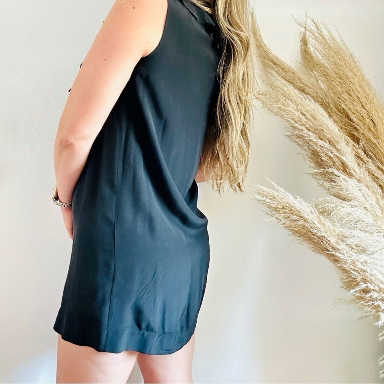 Joie JOIE Black Ruffle Scoop Neck LBD Mini Tank Tie Neck Dress Size S / US 4 / IT 40 - 2 Thumbnail