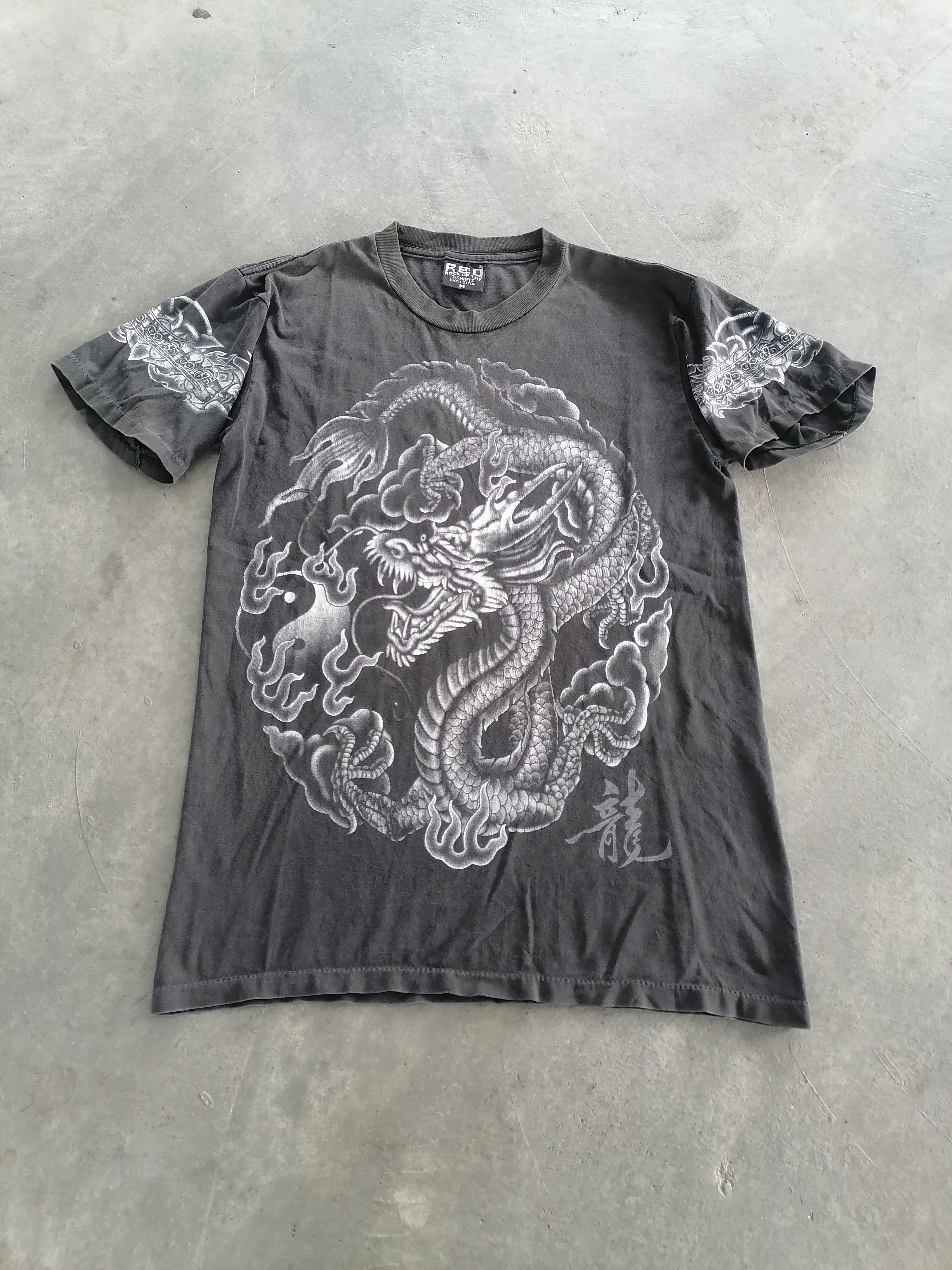 Japanese Brand Vintage Trashed Faded Y2K Tattoo Style Dragon Graphic Tee Size US M / EU 48-50 / 2 - 1 Thumbnail