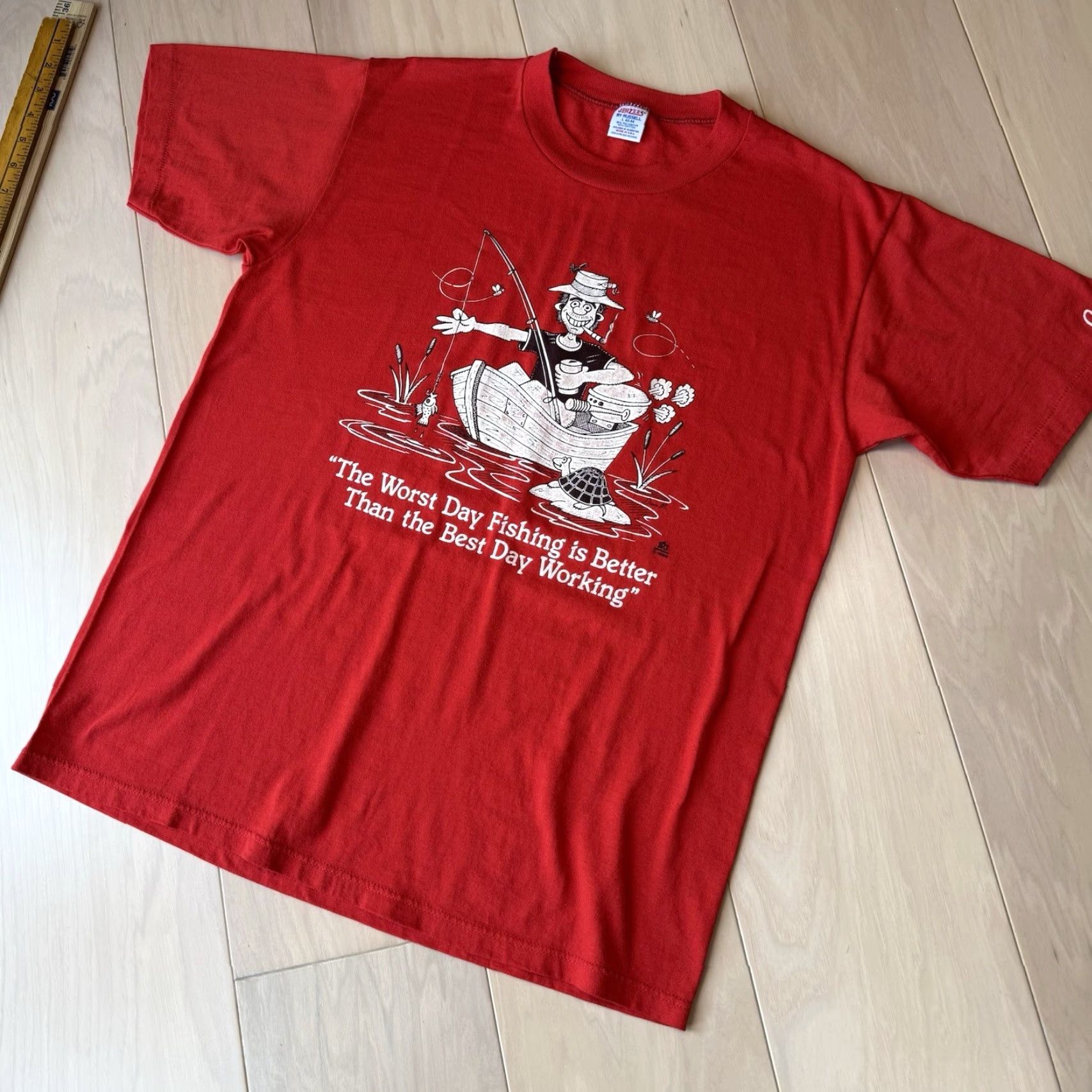Fruit Of The Loom Vintage Fishing Shirt Large Red 90s USA Fruit of the Loom T-Shirt Men Cotton Knit Short Sleeve Logo Graphic Print US Made Size US L / EU 52-54 / 3 - 8 Thumbnail
