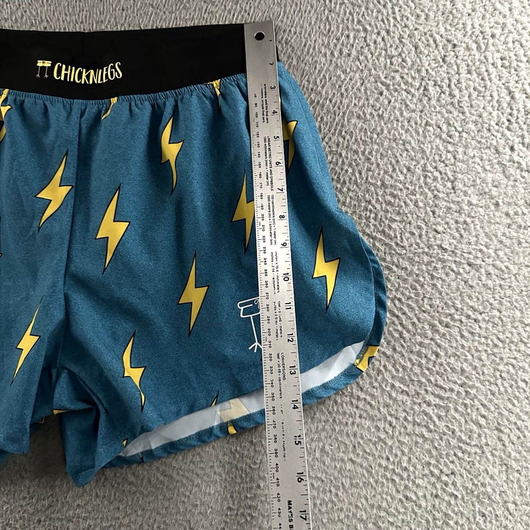 Chiknlegs Mens Shorts Blue Size Large Bolts 2” Short Side Split
