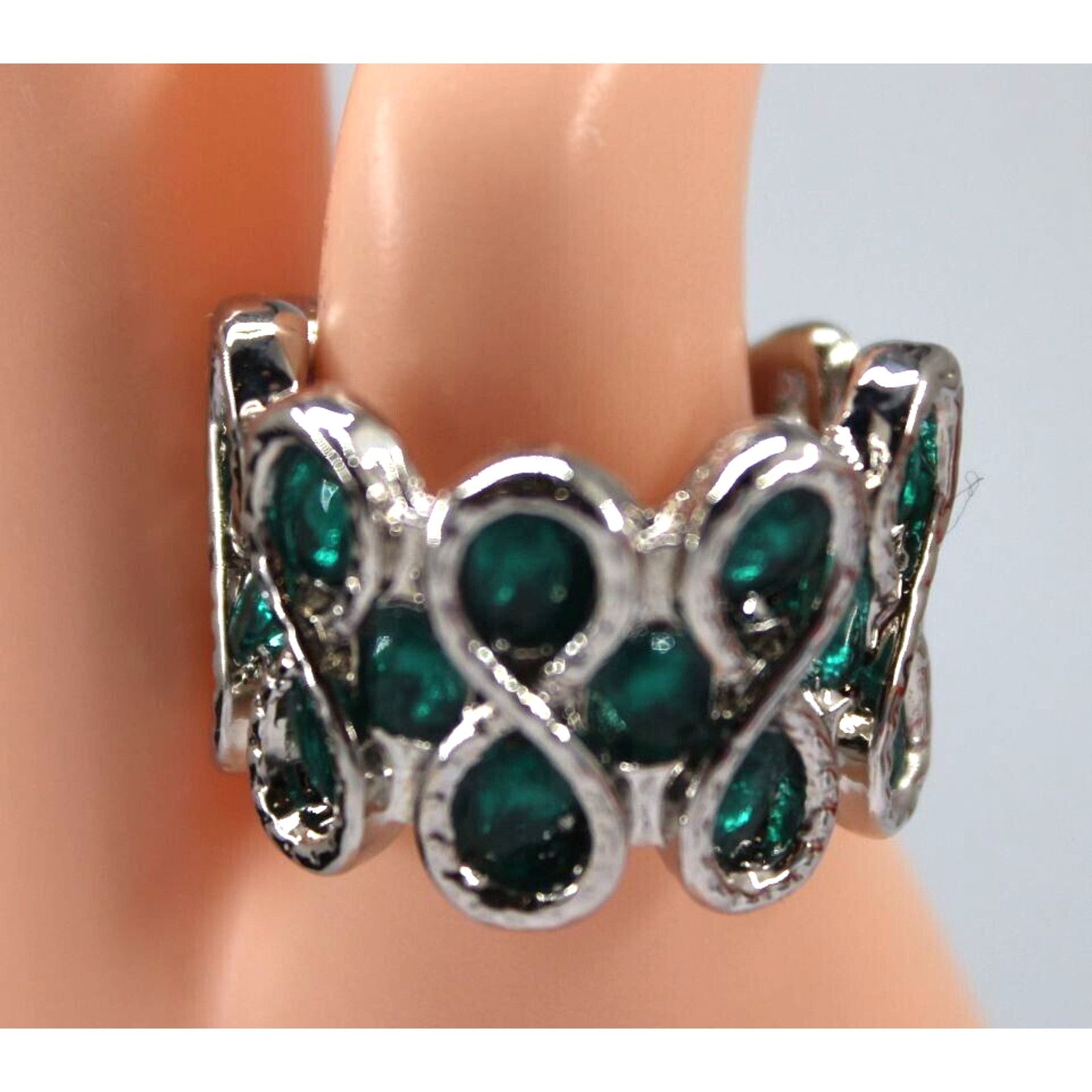 Other Elegant Green Glass Silvertone Ring Figure Eight Eternity Size ONE SIZE - 2 Thumbnail