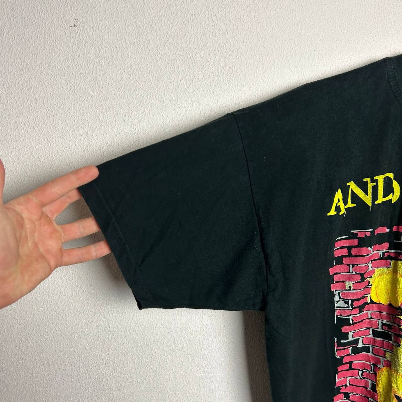 Band Tees Vintage Whispers And The Beat Goes On 90s band tee Size US XL / EU 56 / 4 - 9 Thumbnail