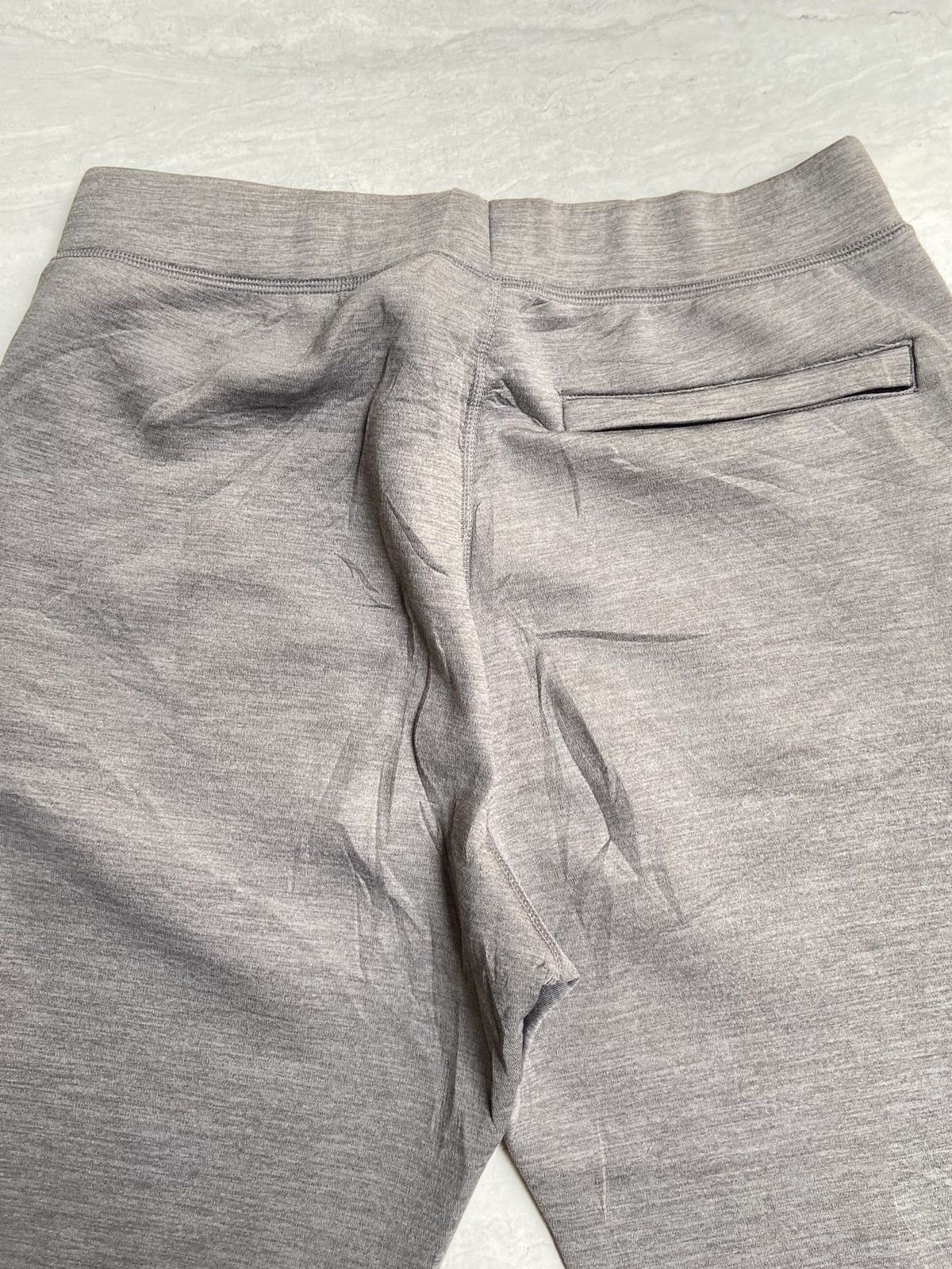 Uniqlo UNIQLO Grey Joggers Pants Size US 30 / EU 46 - 12 Thumbnail