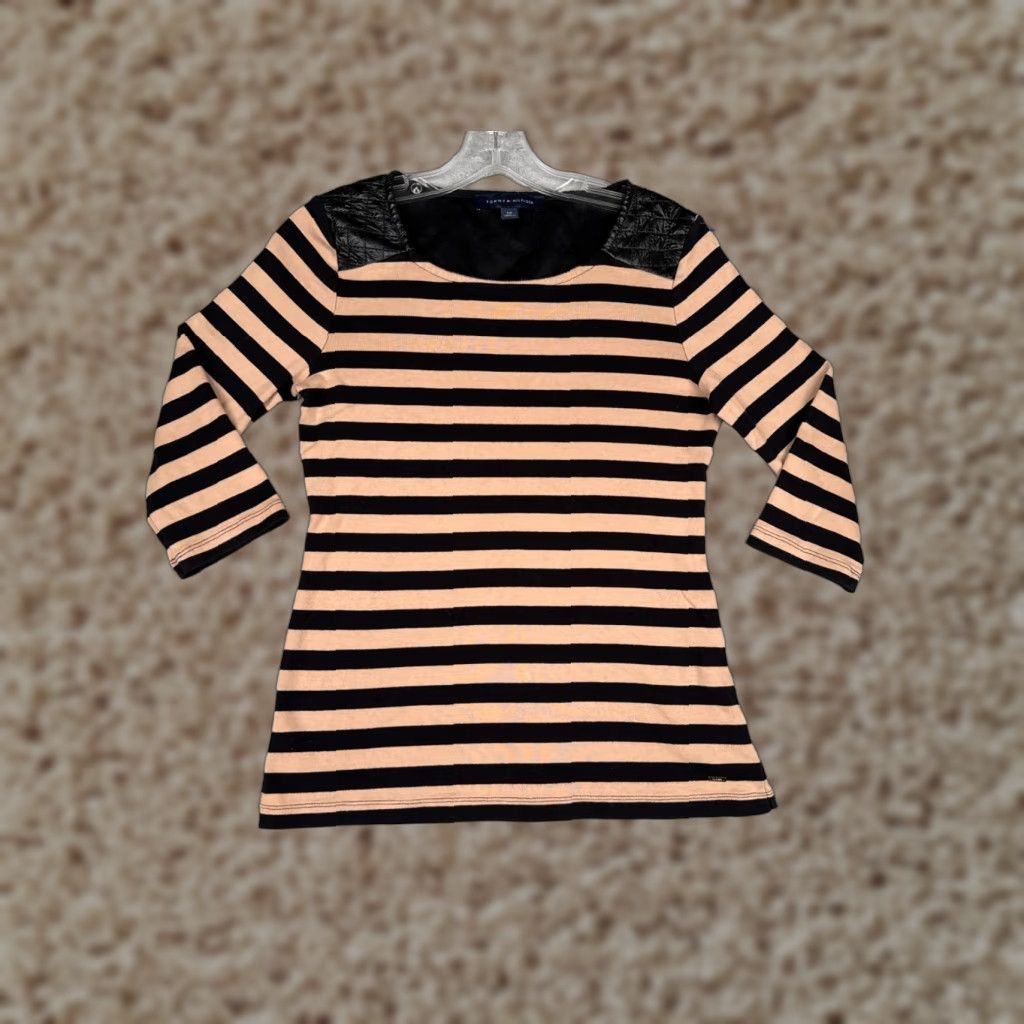 Tommy Hilfiger Tommy Hilfiger Polo Shirt Women Small Beige Stripe 3/4 Sleeve Cotton Leather Shirt Women Small Beige Stripe 3/4 Sleeve Cotton Leather Size S / US 4 / IT 40 - 1 Thumbnail