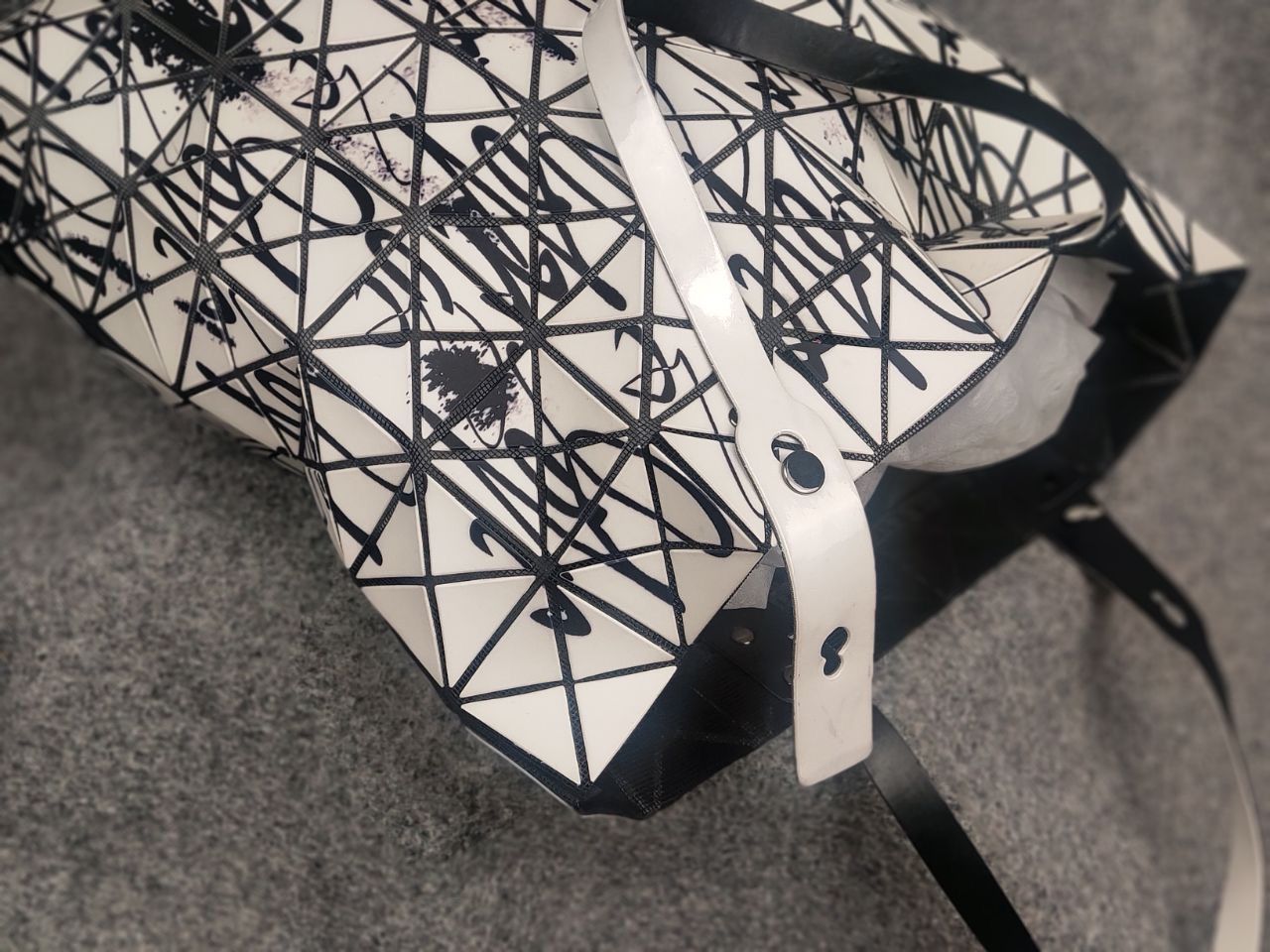 Issey Miyake Issey Miyake Bao Bao Japan Curtis Krig Tote Bag Black Art Size ONE SIZE - 8 Thumbnail