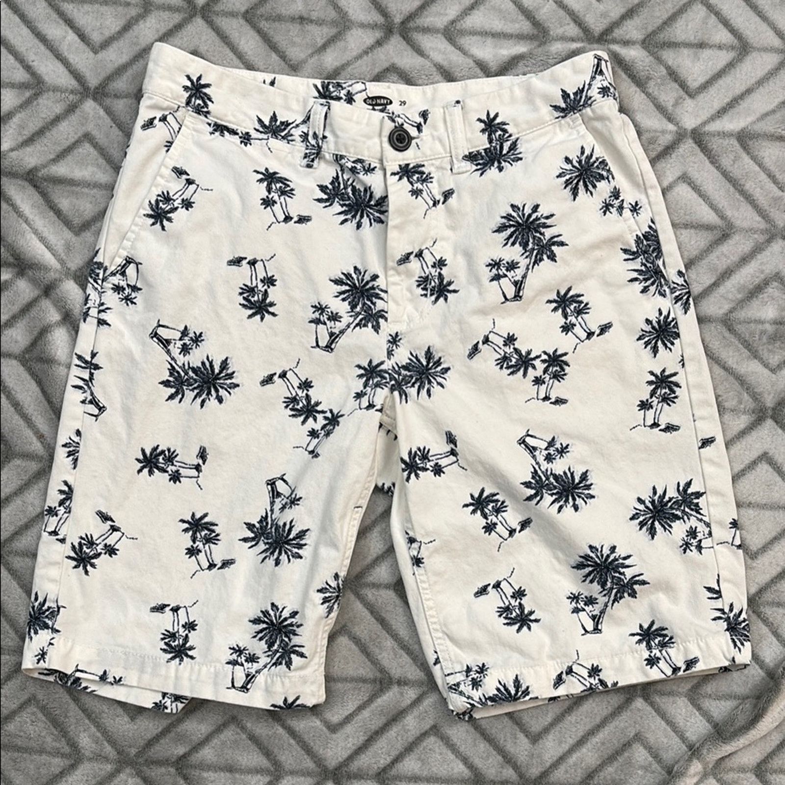 Old Navy Old Navy Palm Tree Print Shorts Size 29 Size US 29 - 1 Thumbnail