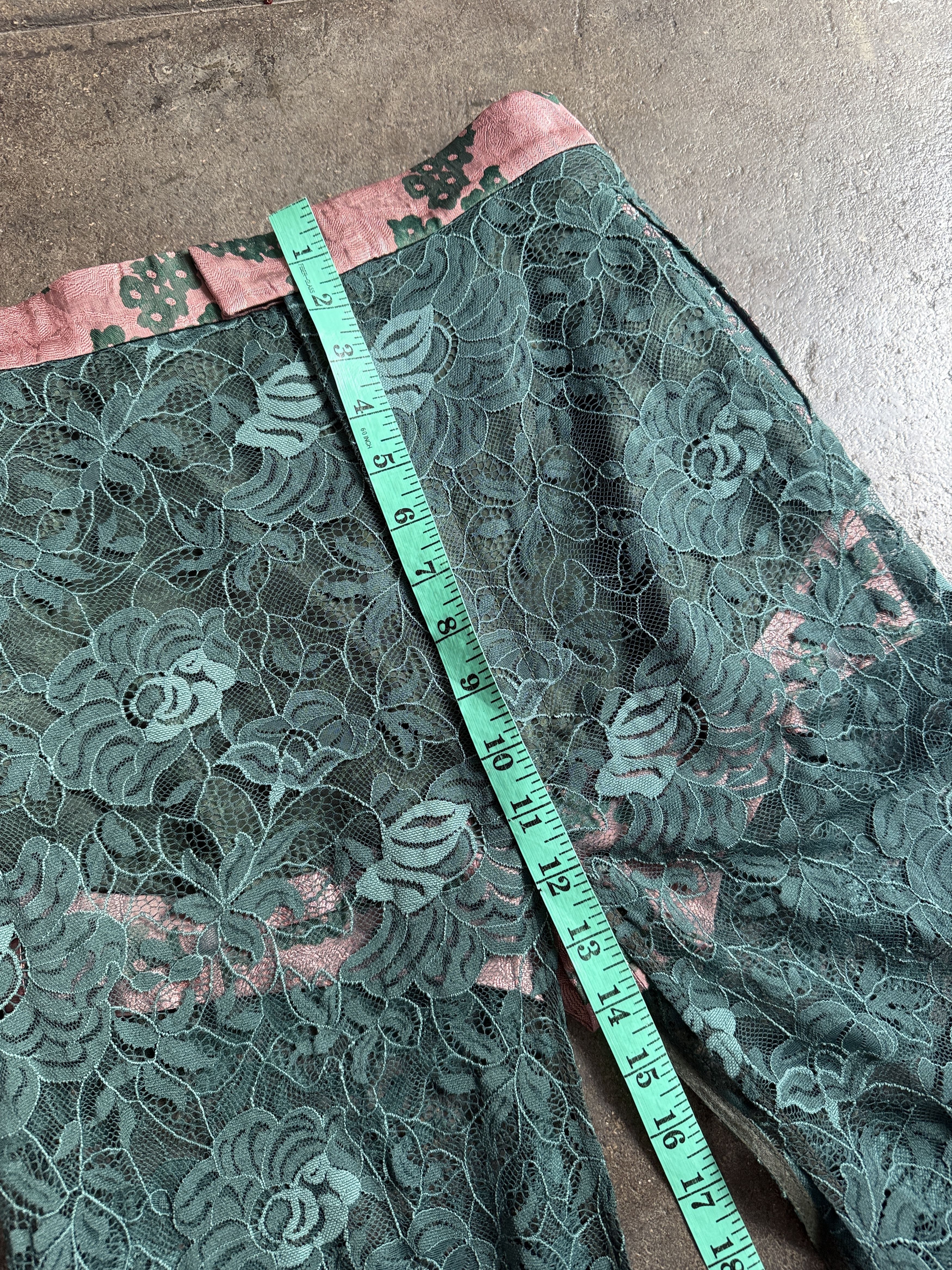 Vivienne Westwood 2019 Green Lace Pants w/ Oriental Pink Strcutured underwear Size 26" / US 2 / IT 38 - 15 Thumbnail
