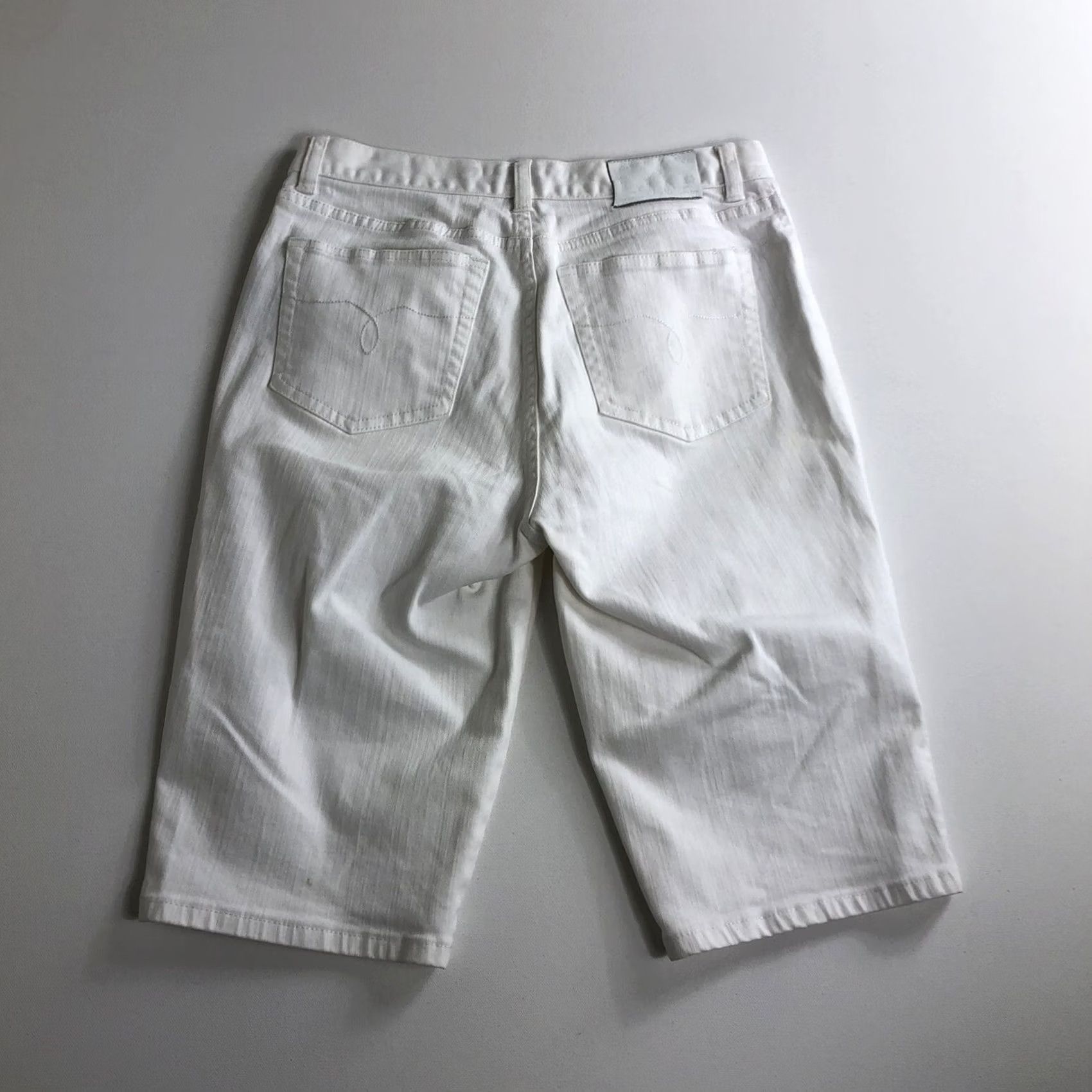 Ralph Lauren Lauren Ralph Lauren Bermuda Denim Short White Women's 4 Vintage? No—keep accurate: Lauren Ralph Lauren Bermuda Denim Short White Women's 4 Jasmine? Size 27" / US 4 / IT 40 - 2 Thumbnail