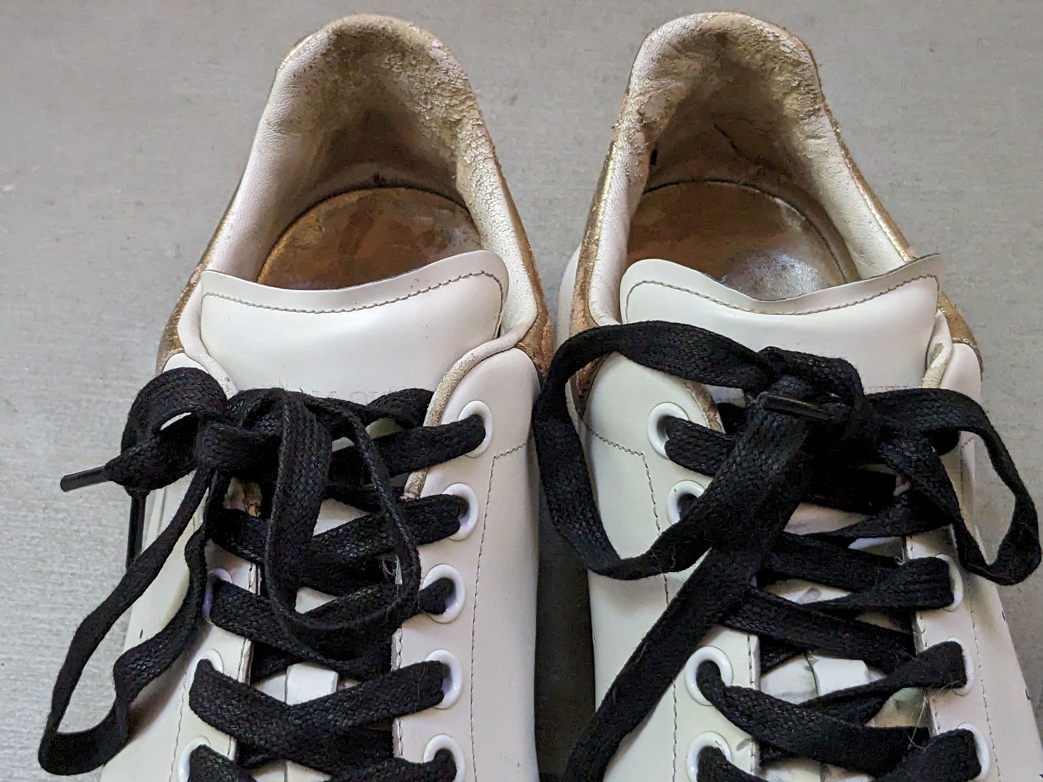 Alexander McQueen Alexander McQueen Larry Oversized Sneakers 9 42 White Gold Size US 9 / EU 42 - 3 Thumbnail