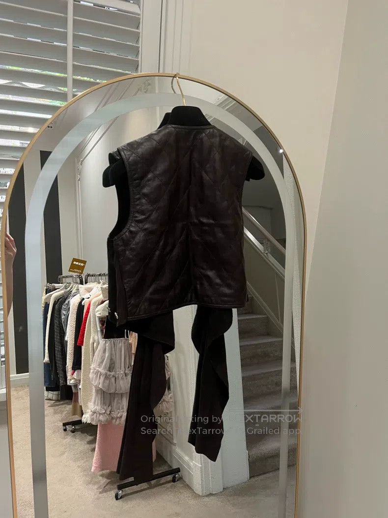 Chanel Chanel Suede stitched sheepskin vest Size XS / US 0-2 / IT 36-38 - 2 Thumbnail