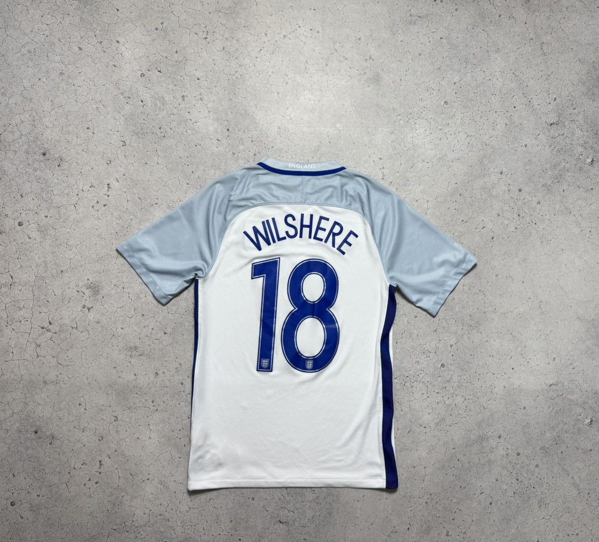 Nike Nike England Team Jack Wilshere #18 Vintage Soccer Jersey Size US S / EU 44-46 / 1 - 3 Thumbnail