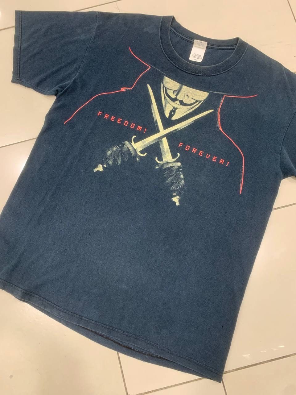 Vintage VINTAGE MOVIE V FOR VENDETA Size US XL / EU 56 / 4 - 2 Thumbnail