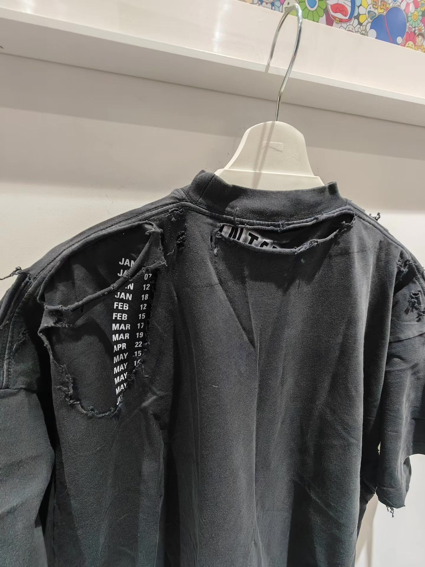 Balenciaga Balenciaga Sleeve Tee。 Q15 Size US L / EU 52-54 / 3 - 4 Thumbnail