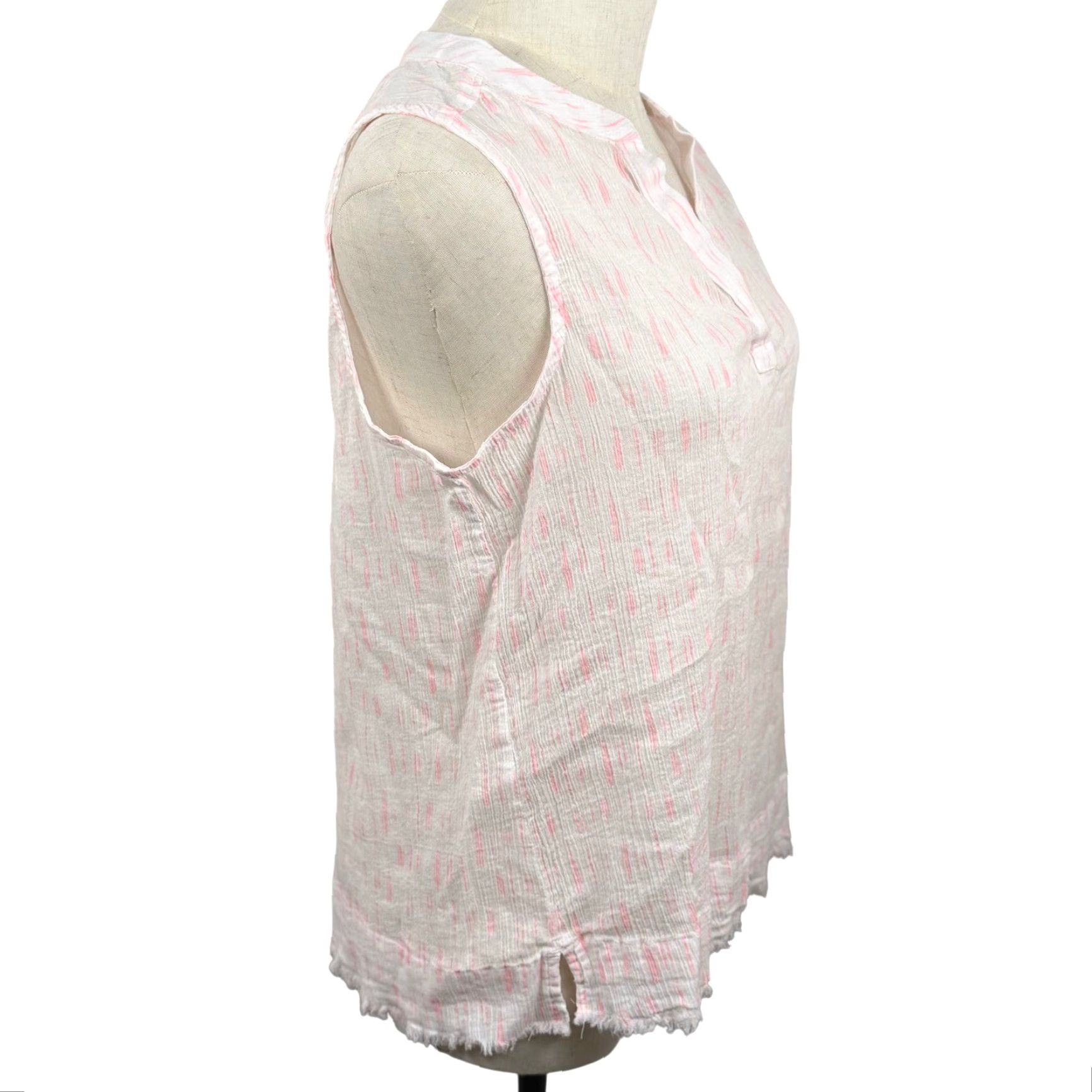 Vintage Carve Designs Dylan Sleeveless Blouse M Pink White Ikat Stripe Frayed Hem Coastal Bohemian Beach Summer Women Regular V-Neck Pullover Size M / US 6-8 / IT 42-44 - 4 Thumbnail