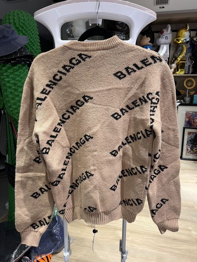 Balenciaga Balenciaga Khaki Crewneck Sweater New Size XS, In Stock Size US XS / EU 42 / 0 - 4 Thumbnail